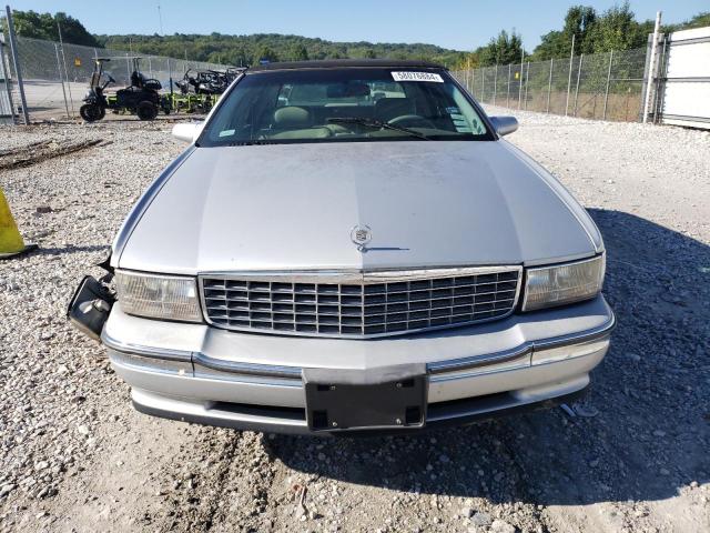 Photo 4 VIN: 1G6KD52B0RU303605 - CADILLAC DEVILLE 