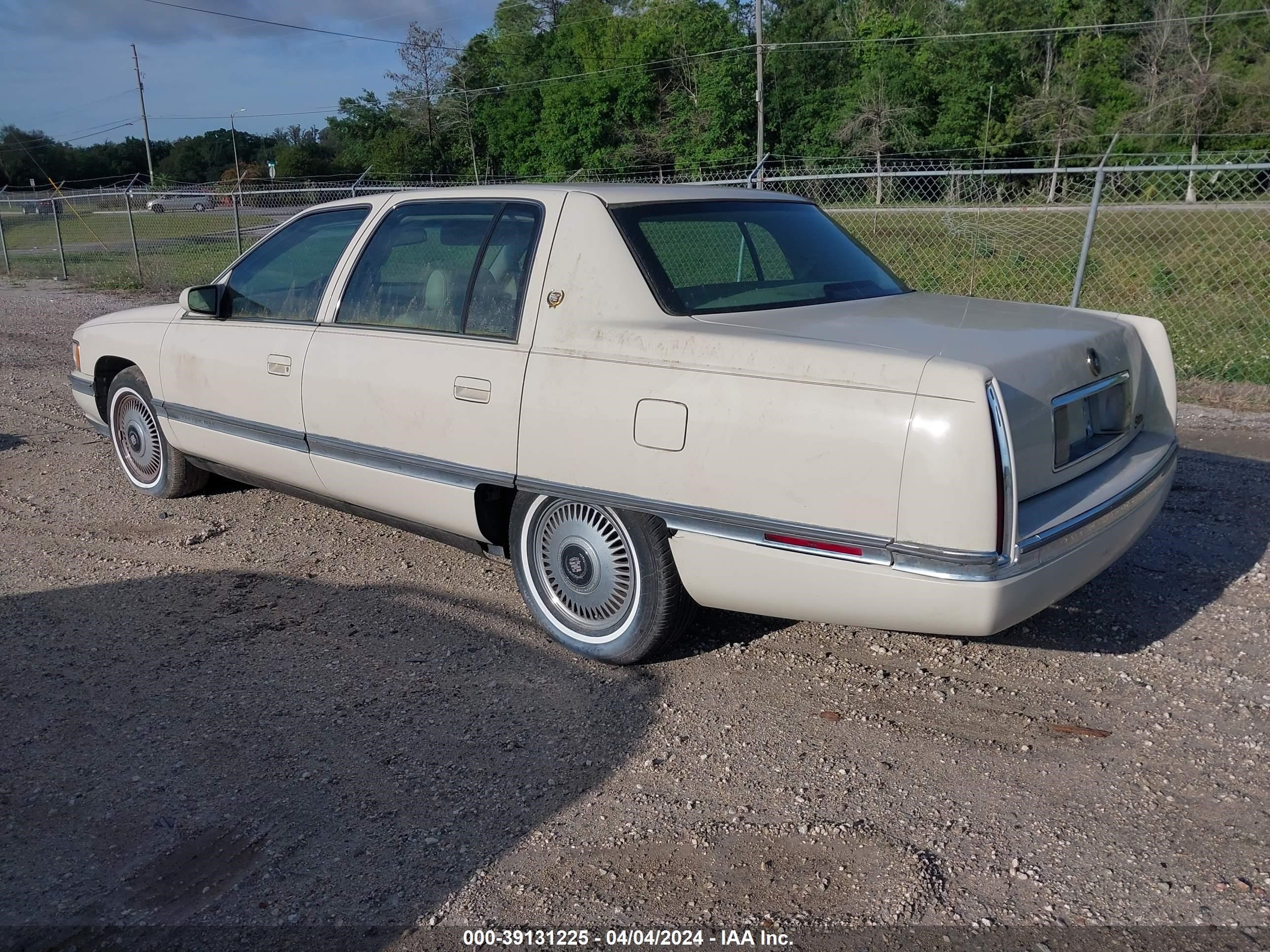 Photo 2 VIN: 1G6KD52B0SU278596 - CADILLAC DE VILLE 