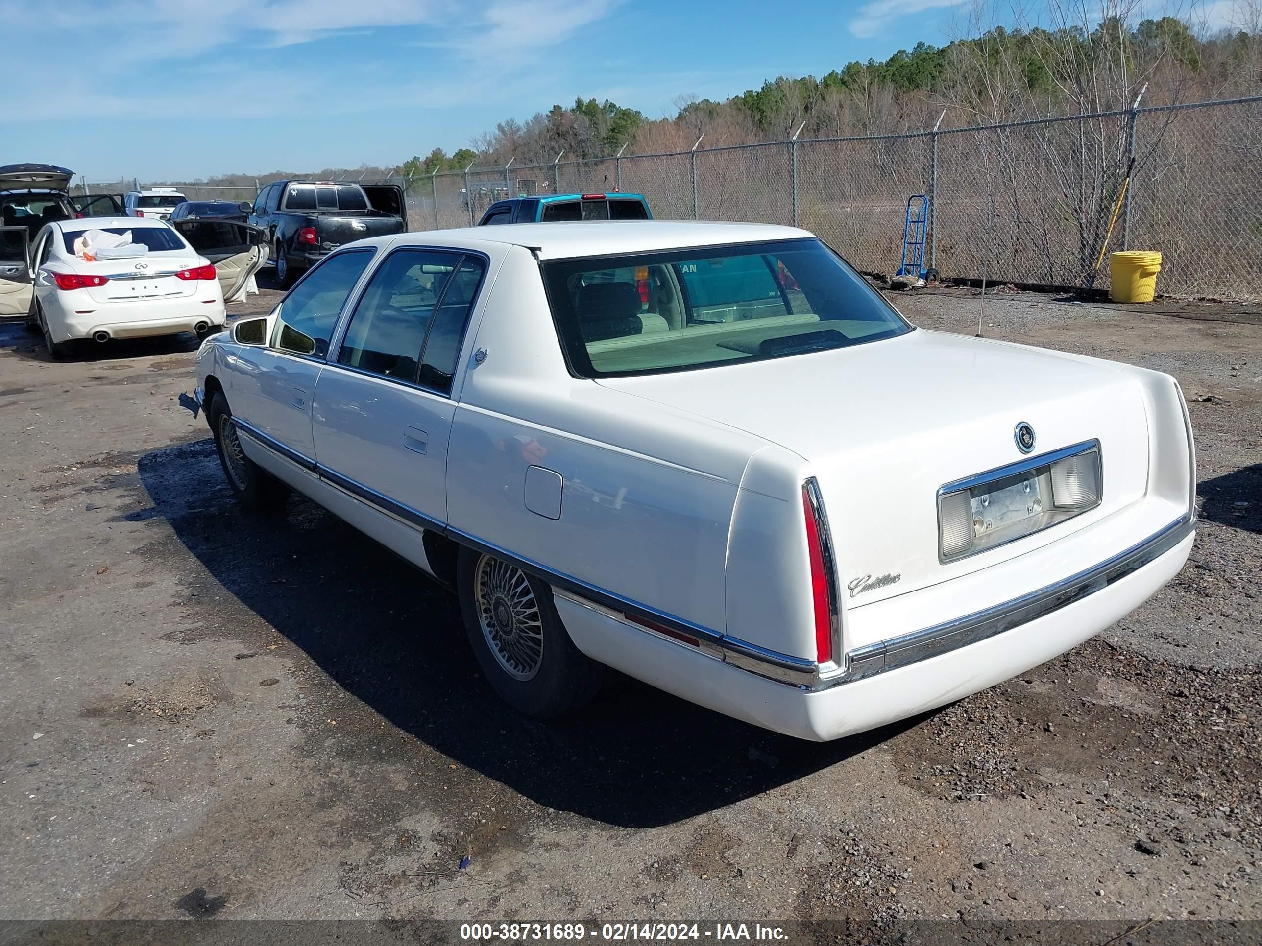 Photo 2 VIN: 1G6KD52B2SU283704 - CADILLAC DE VILLE 