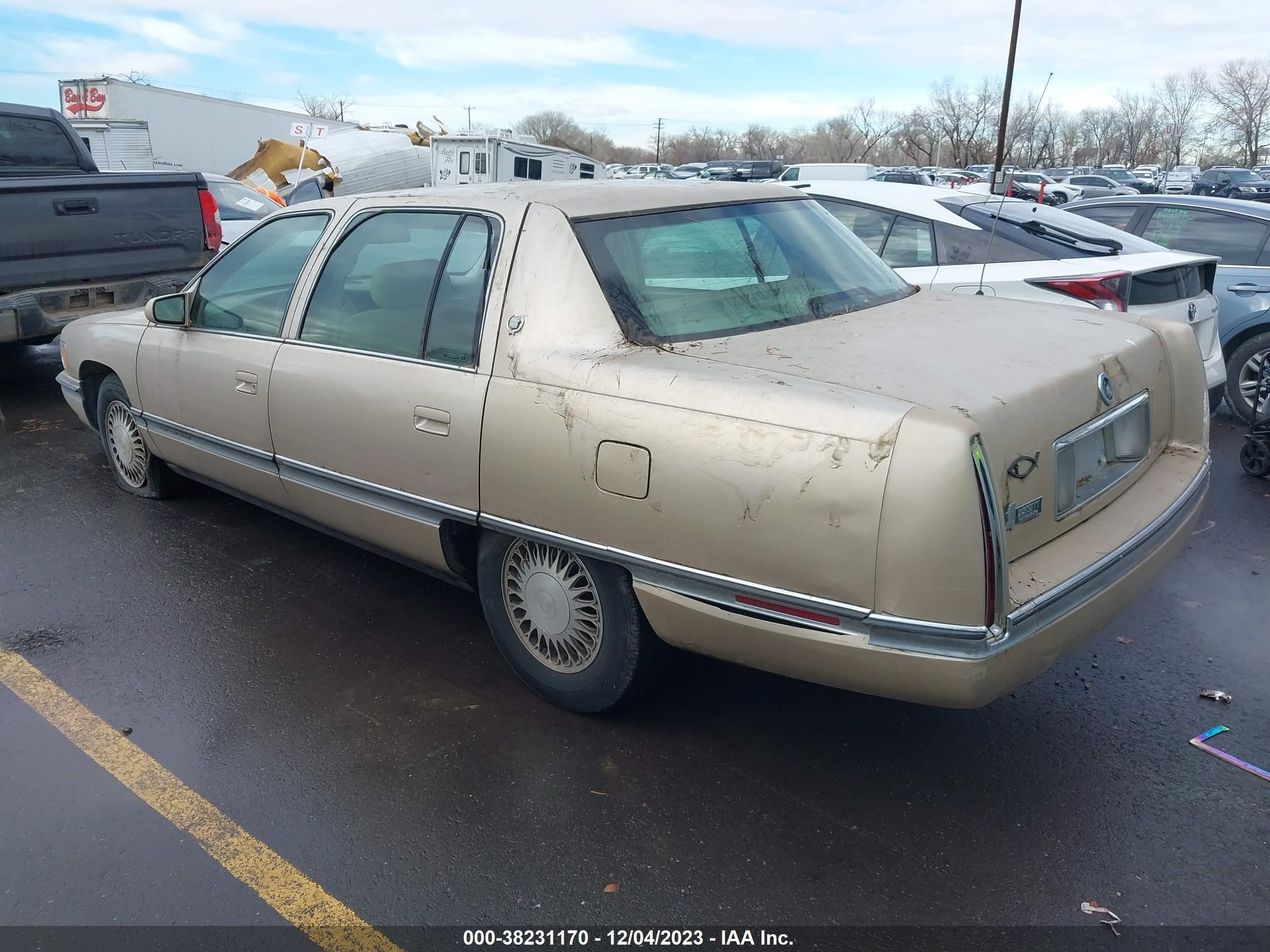 Photo 2 VIN: 1G6KD52B4SU220796 - CADILLAC DE VILLE 