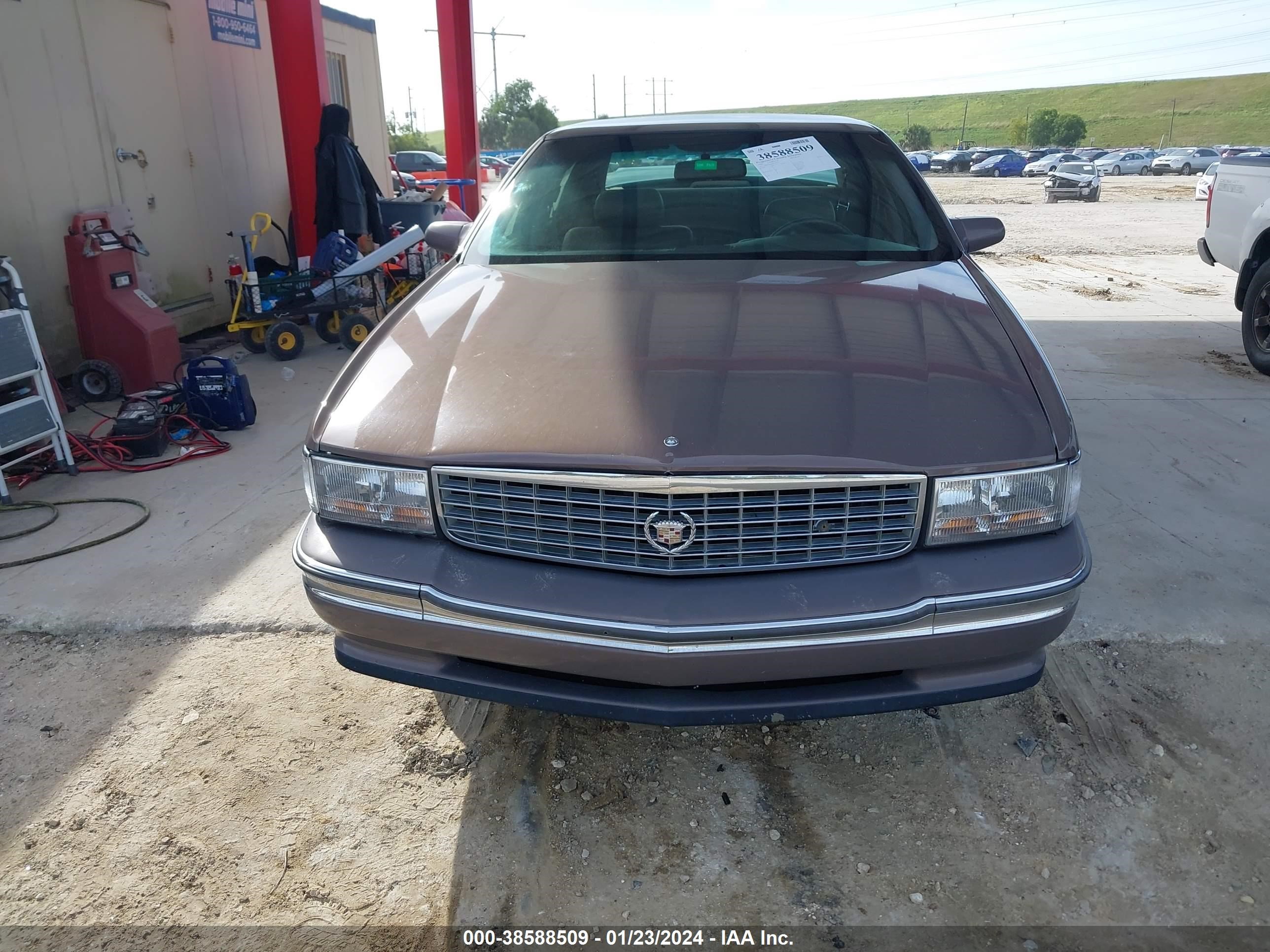 Photo 11 VIN: 1G6KD52B5RU236435 - CADILLAC DE VILLE 