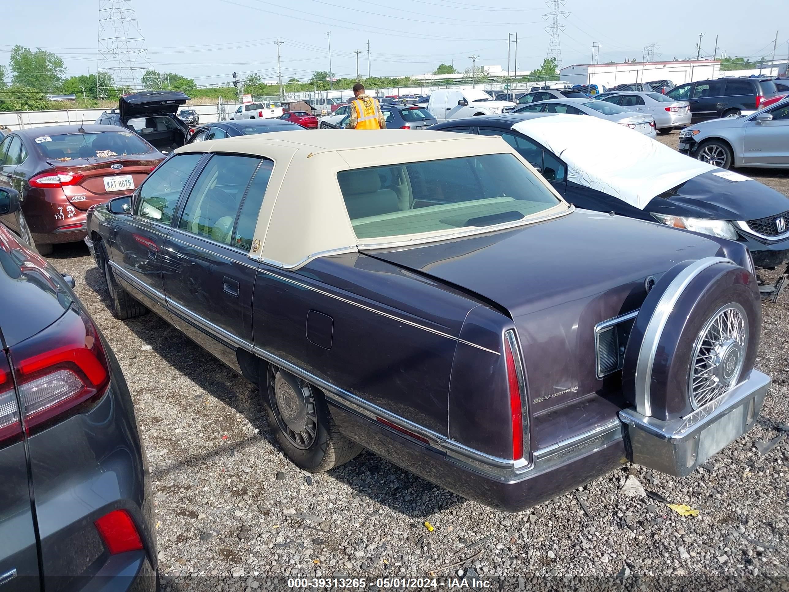 Photo 2 VIN: 1G6KD52Y9TU237356 - CADILLAC DE VILLE 