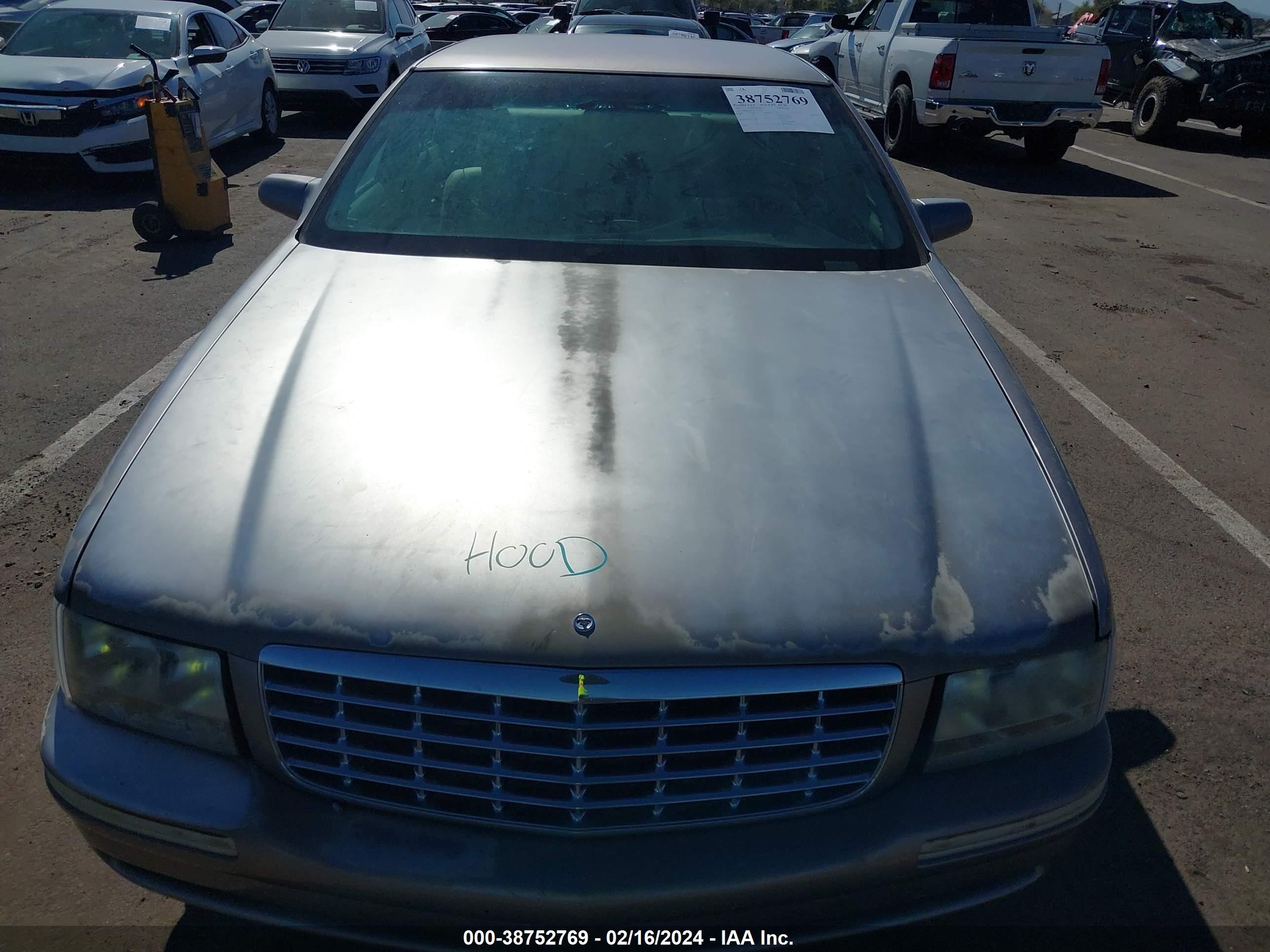 Photo 9 VIN: 1G6KD52Y9VU221659 - CADILLAC DE VILLE 