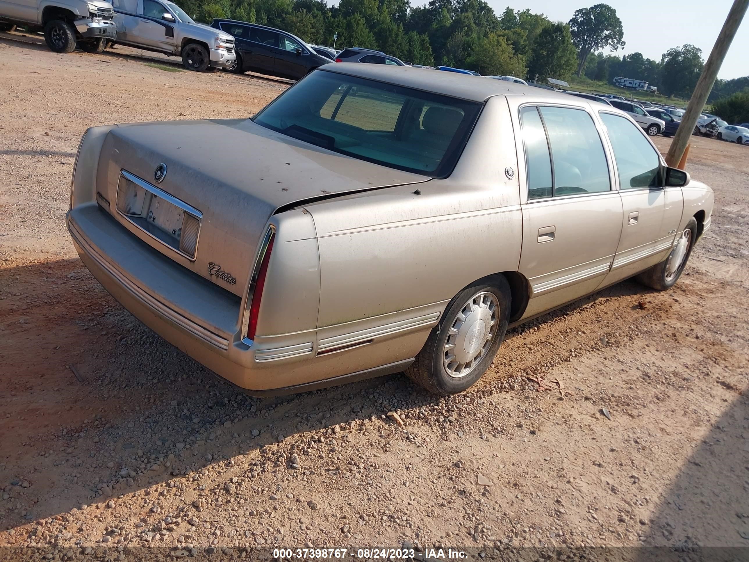 Photo 3 VIN: 1G6KD52YXVU215160 - CADILLAC DE VILLE 