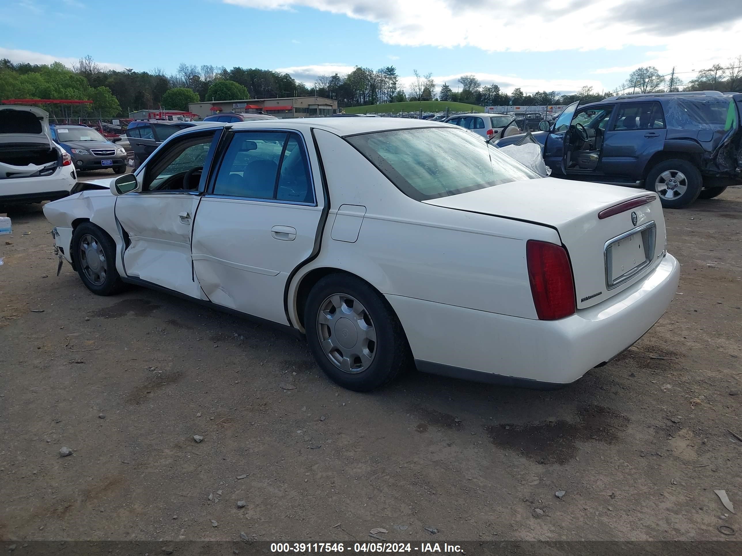 Photo 2 VIN: 1G6KD54Y01U104396 - CADILLAC DE VILLE 