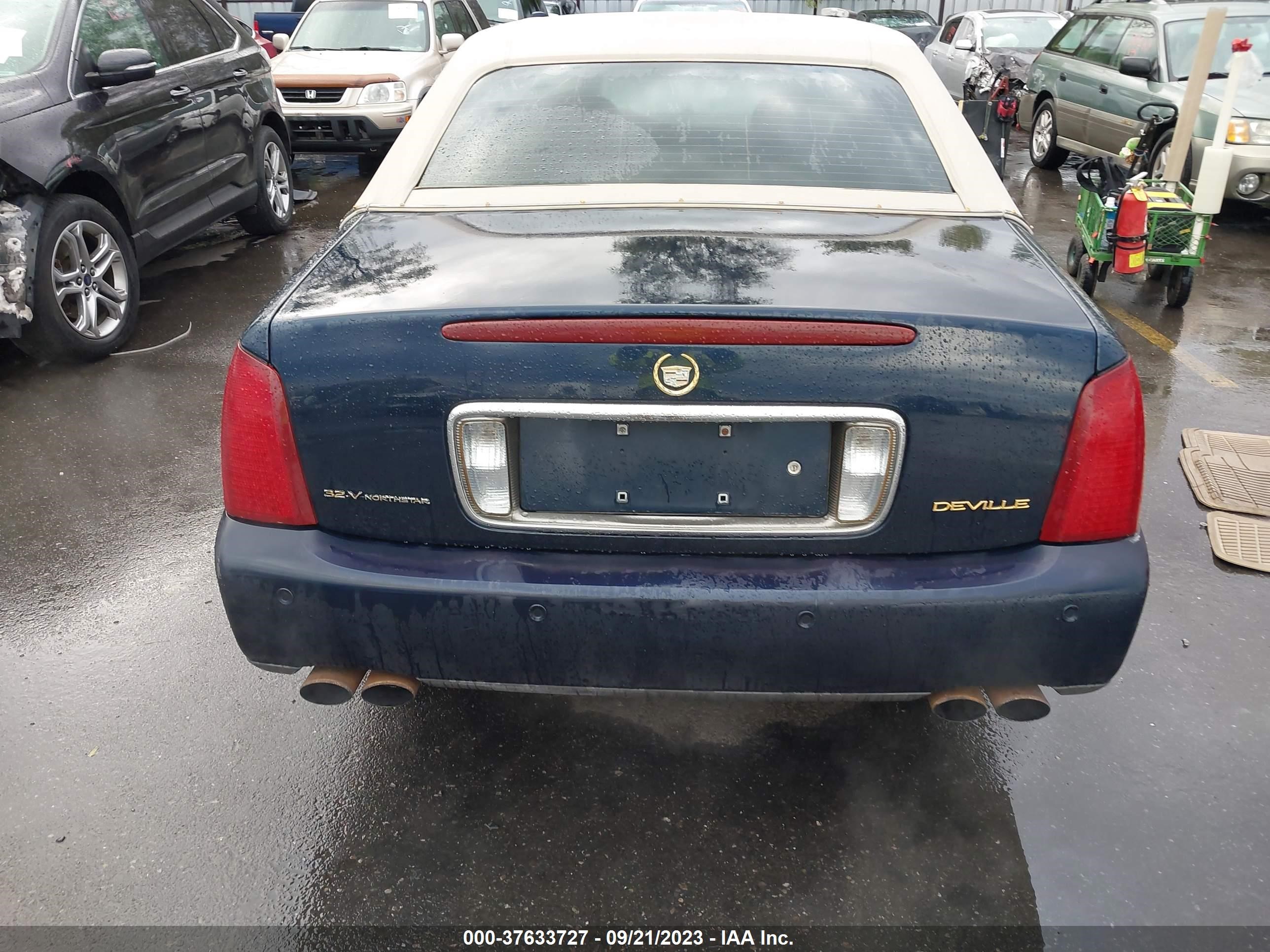 Photo 15 VIN: 1G6KD54Y02U142065 - CADILLAC DE VILLE 