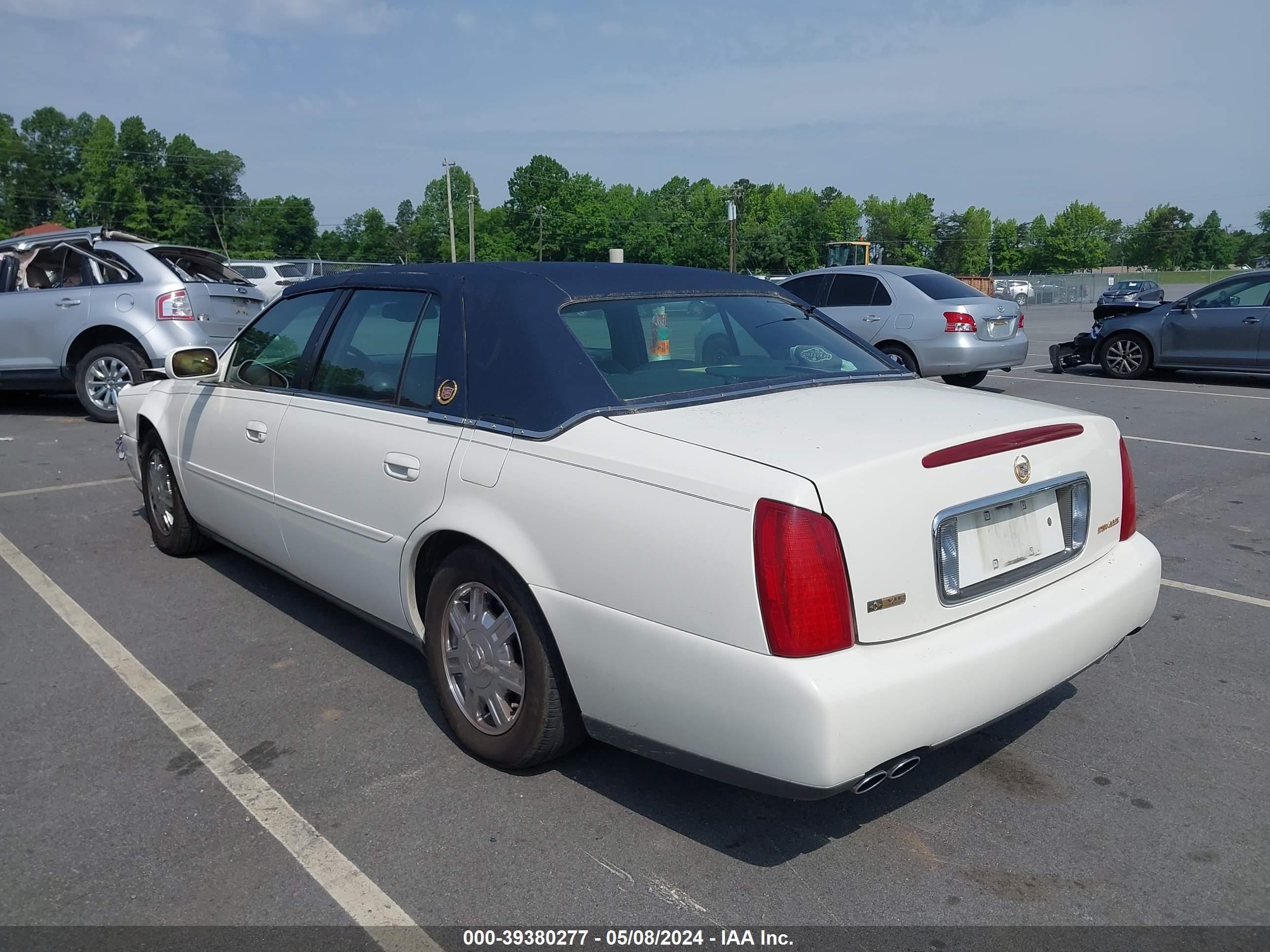 Photo 2 VIN: 1G6KD54Y04U131585 - CADILLAC DE VILLE 