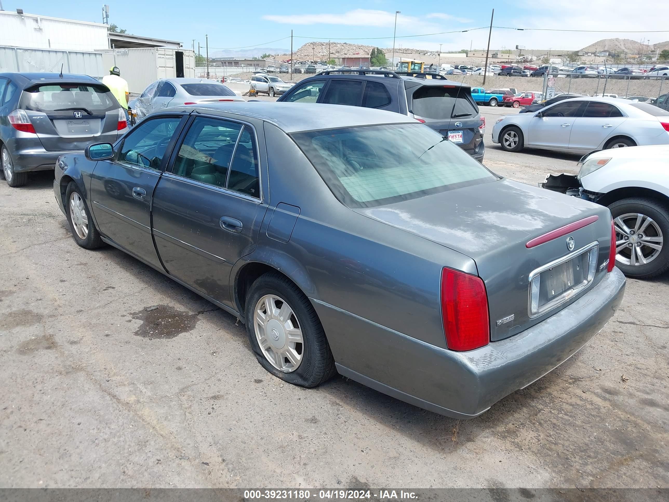 Photo 2 VIN: 1G6KD54Y04U150749 - CADILLAC DE VILLE 