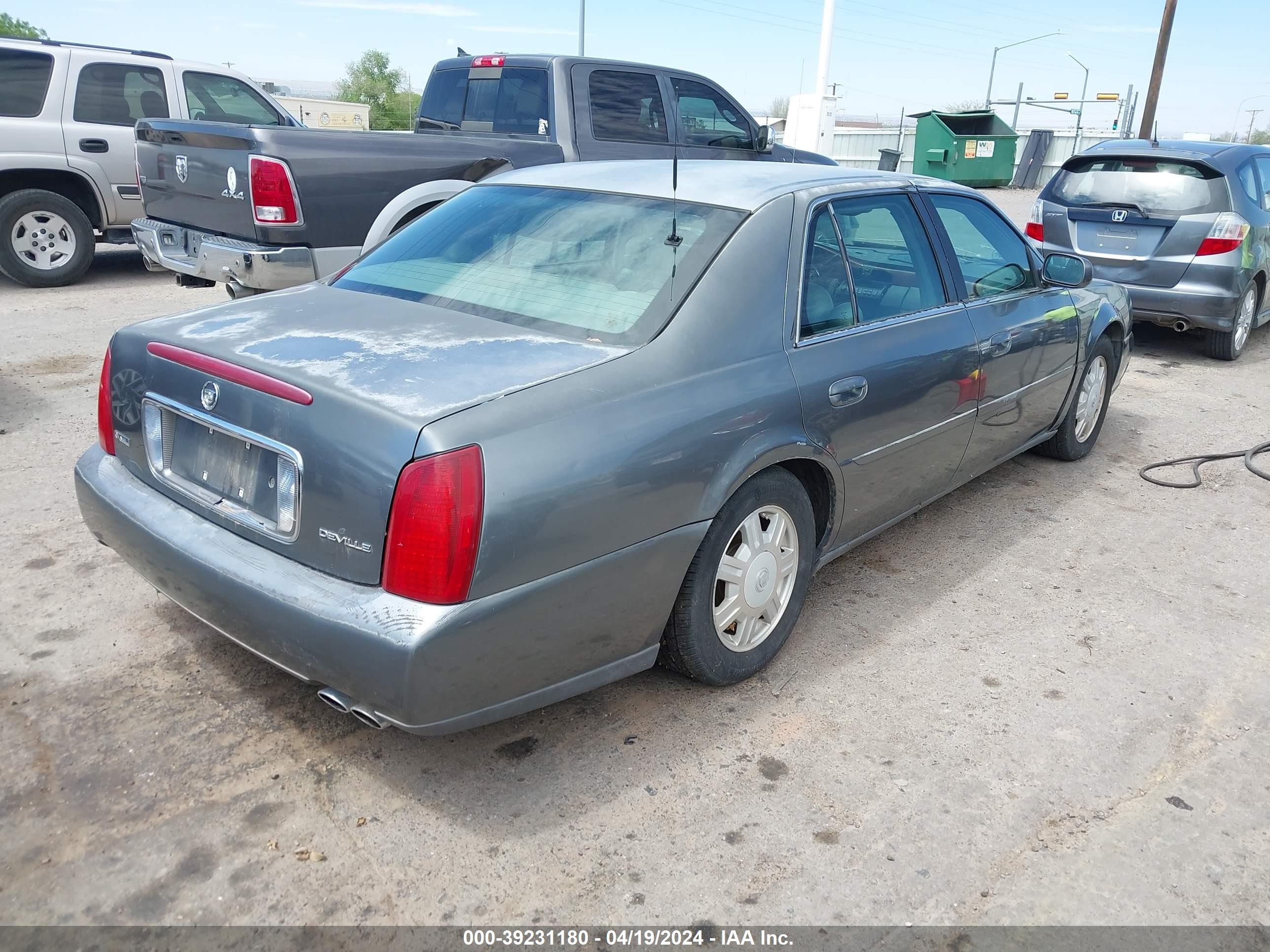 Photo 3 VIN: 1G6KD54Y04U150749 - CADILLAC DE VILLE 