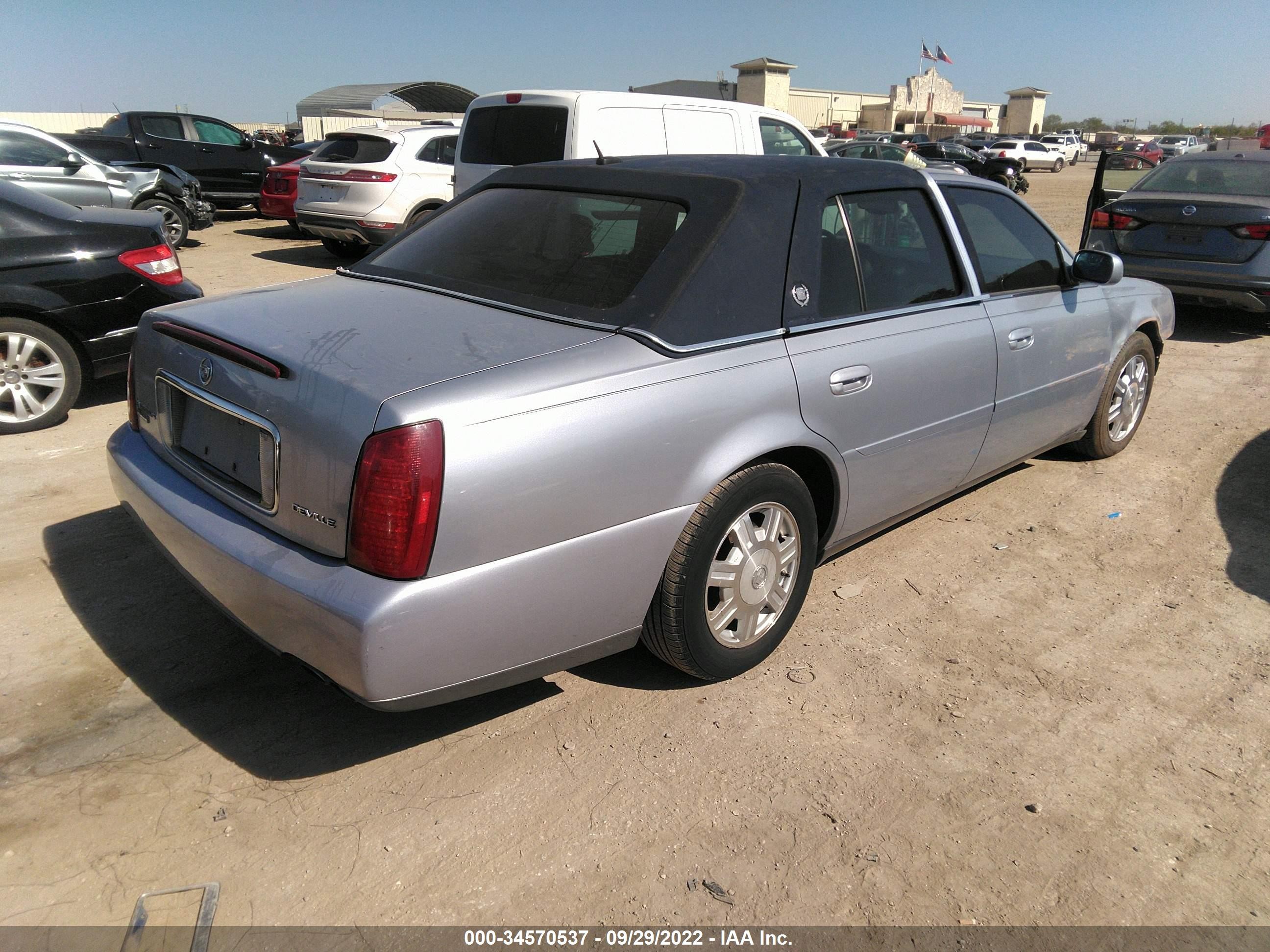 Photo 3 VIN: 1G6KD54Y05U251582 - CADILLAC DE VILLE 