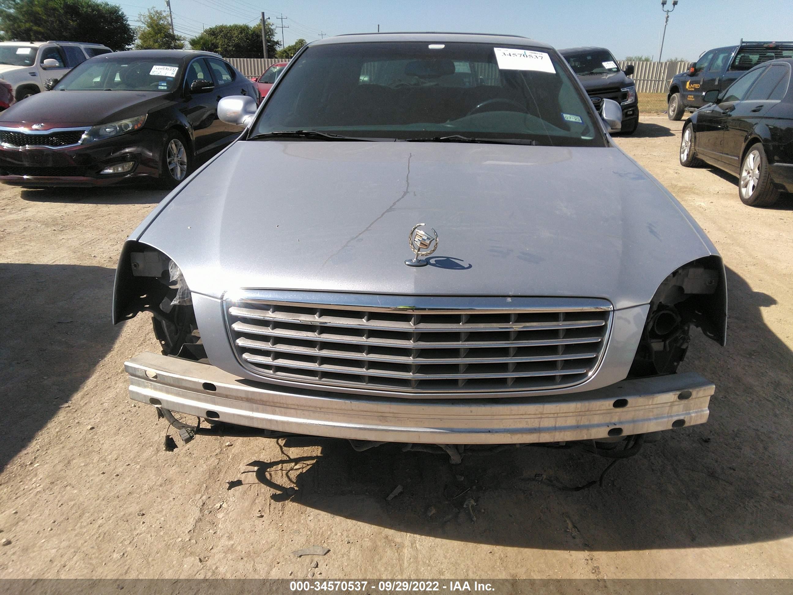 Photo 5 VIN: 1G6KD54Y05U251582 - CADILLAC DE VILLE 