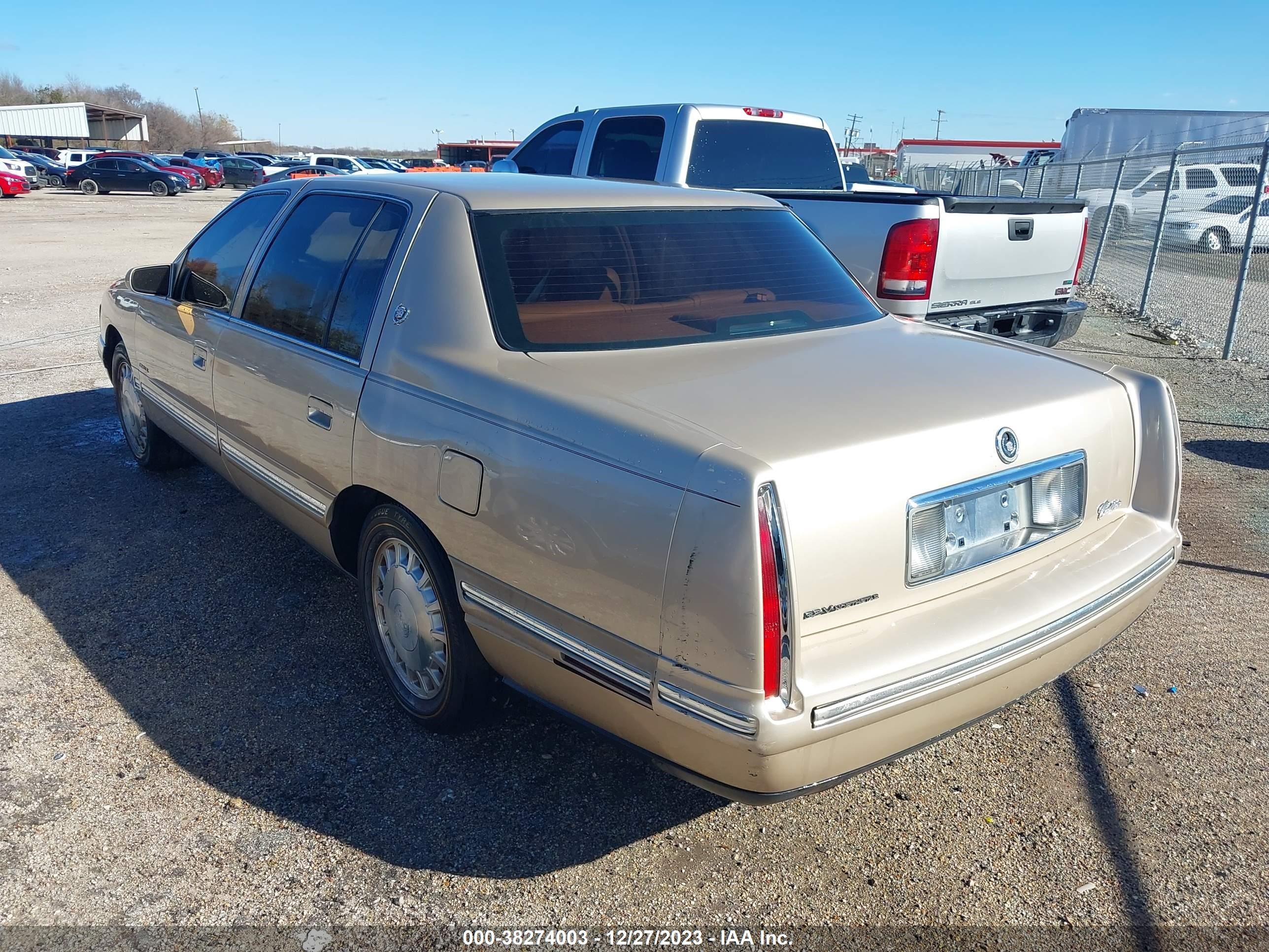 Photo 2 VIN: 1G6KD54Y0VU285733 - CADILLAC DE VILLE 