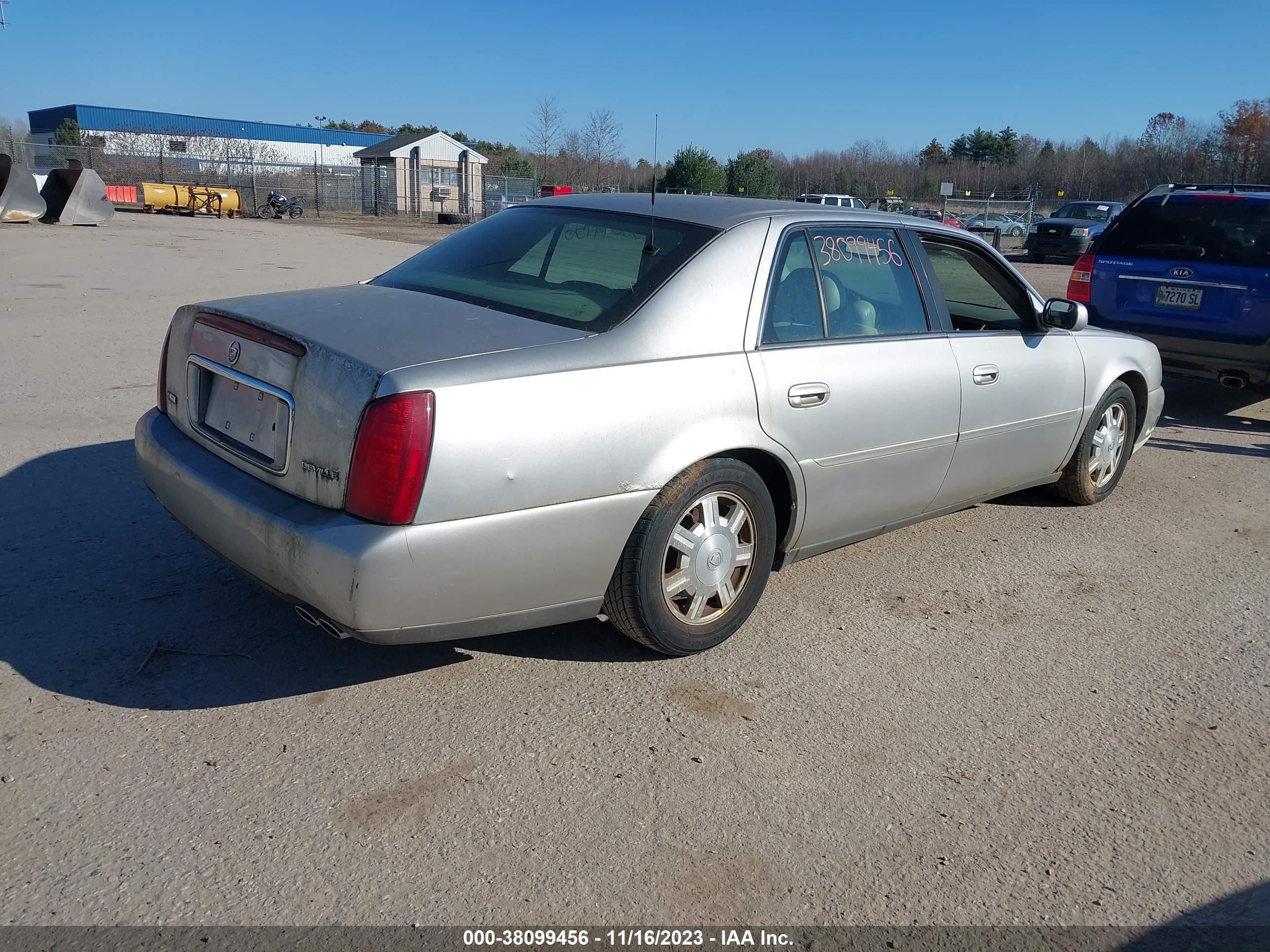 Photo 3 VIN: 1G6KD54Y14U207007 - CADILLAC DE VILLE 