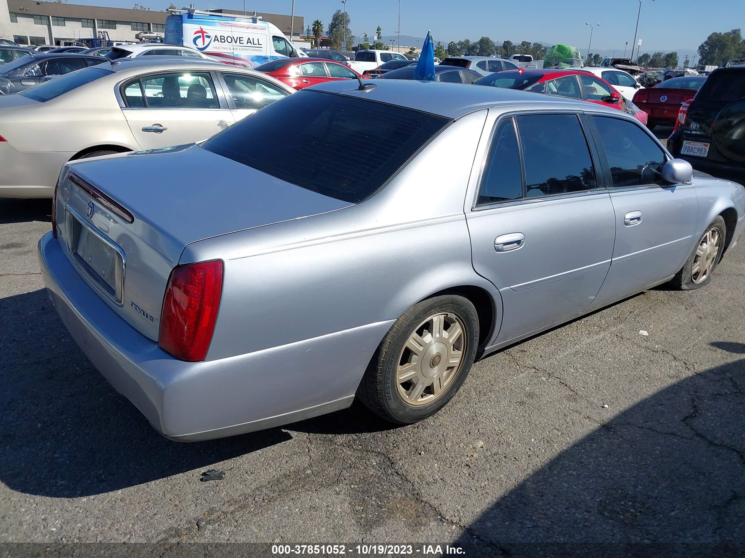 Photo 3 VIN: 1G6KD54Y15U261022 - CADILLAC DE VILLE 