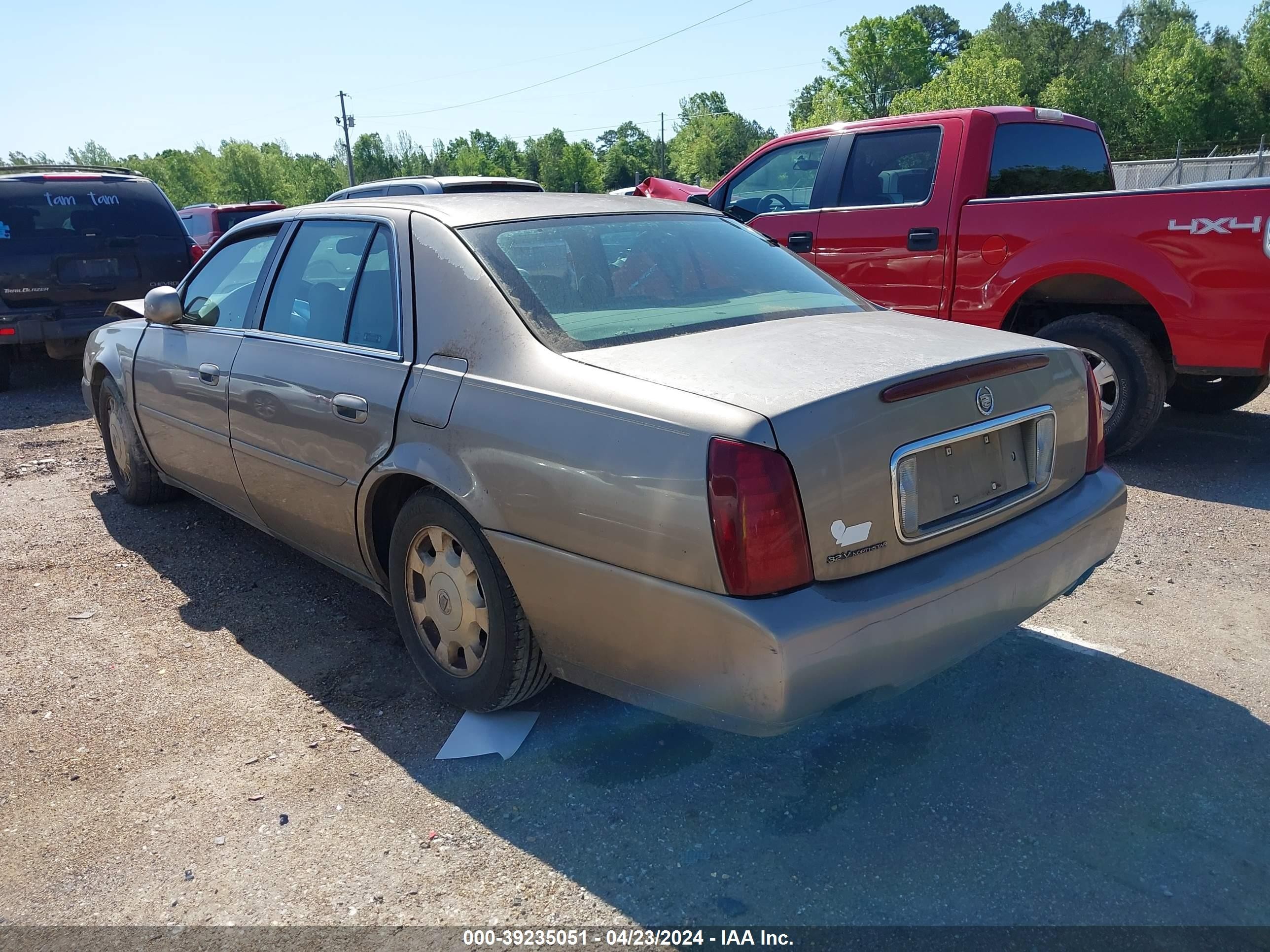 Photo 2 VIN: 1G6KD54Y22U110010 - CADILLAC DE VILLE 