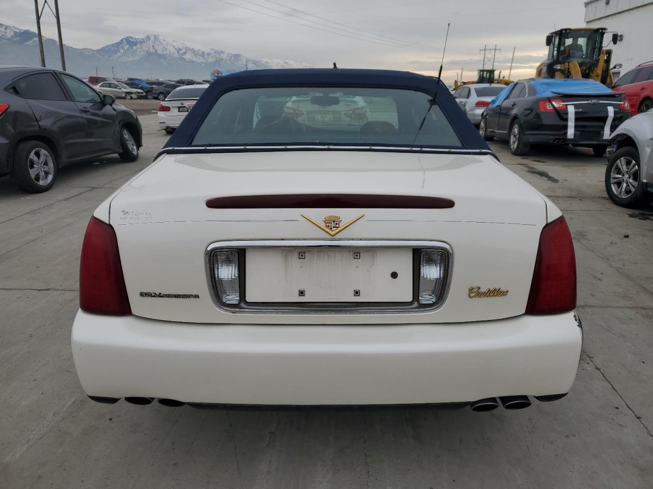 Photo 5 VIN: 1G6KD54Y23U243366 - CADILLAC DE VILLE 