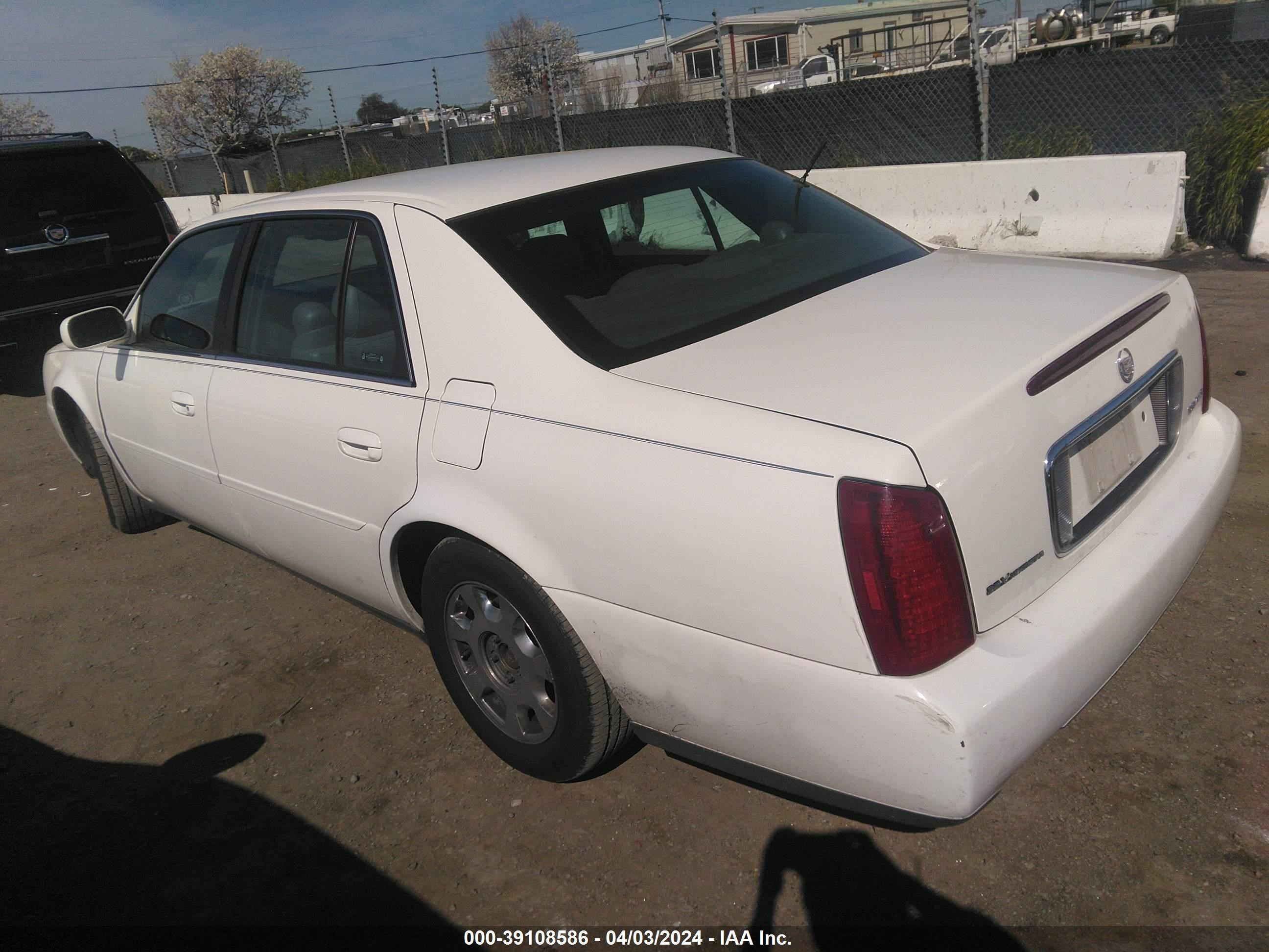 Photo 2 VIN: 1G6KD54Y33U148802 - CADILLAC DE VILLE 