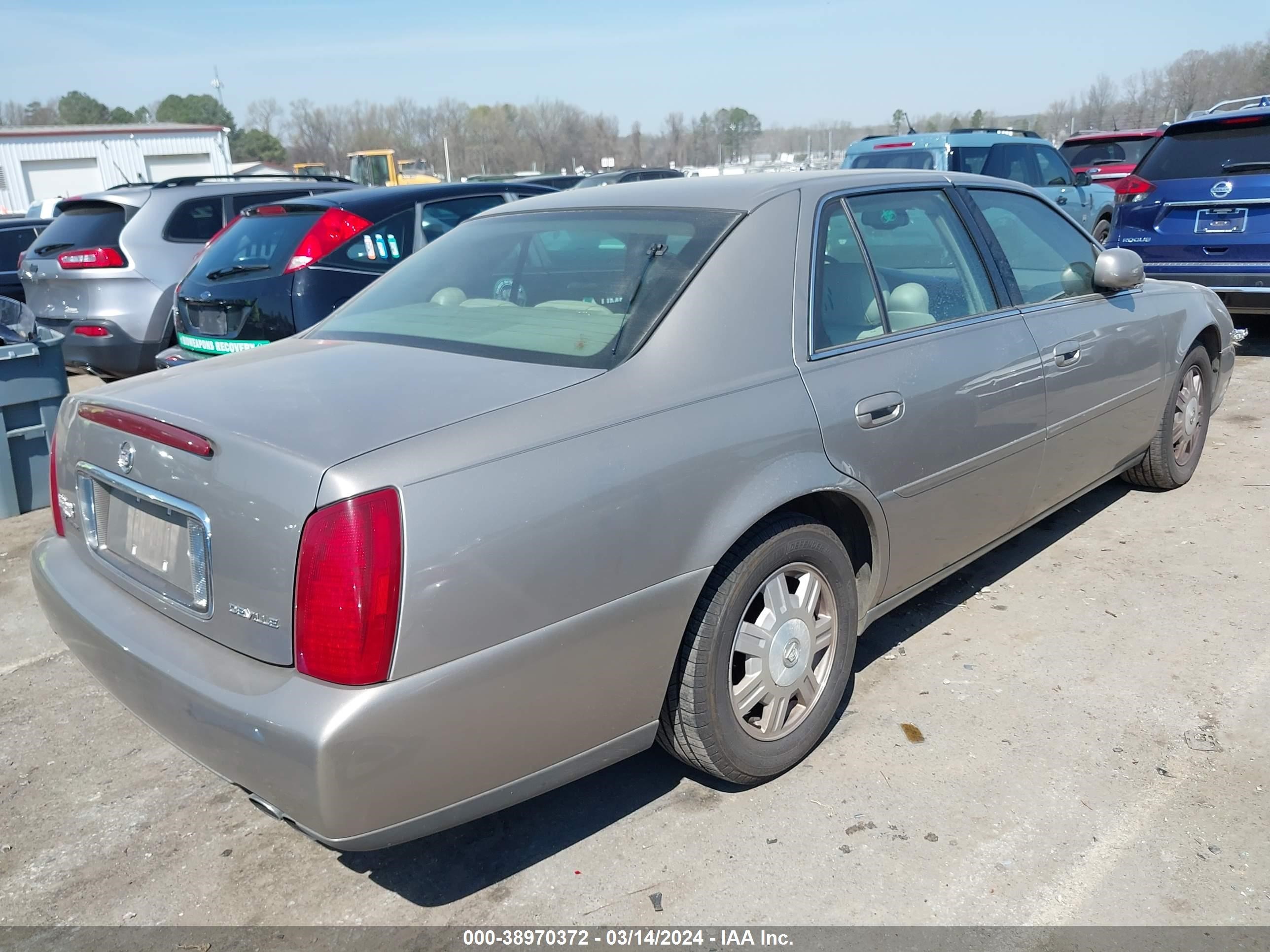 Photo 3 VIN: 1G6KD54Y33U178026 - CADILLAC DE VILLE 