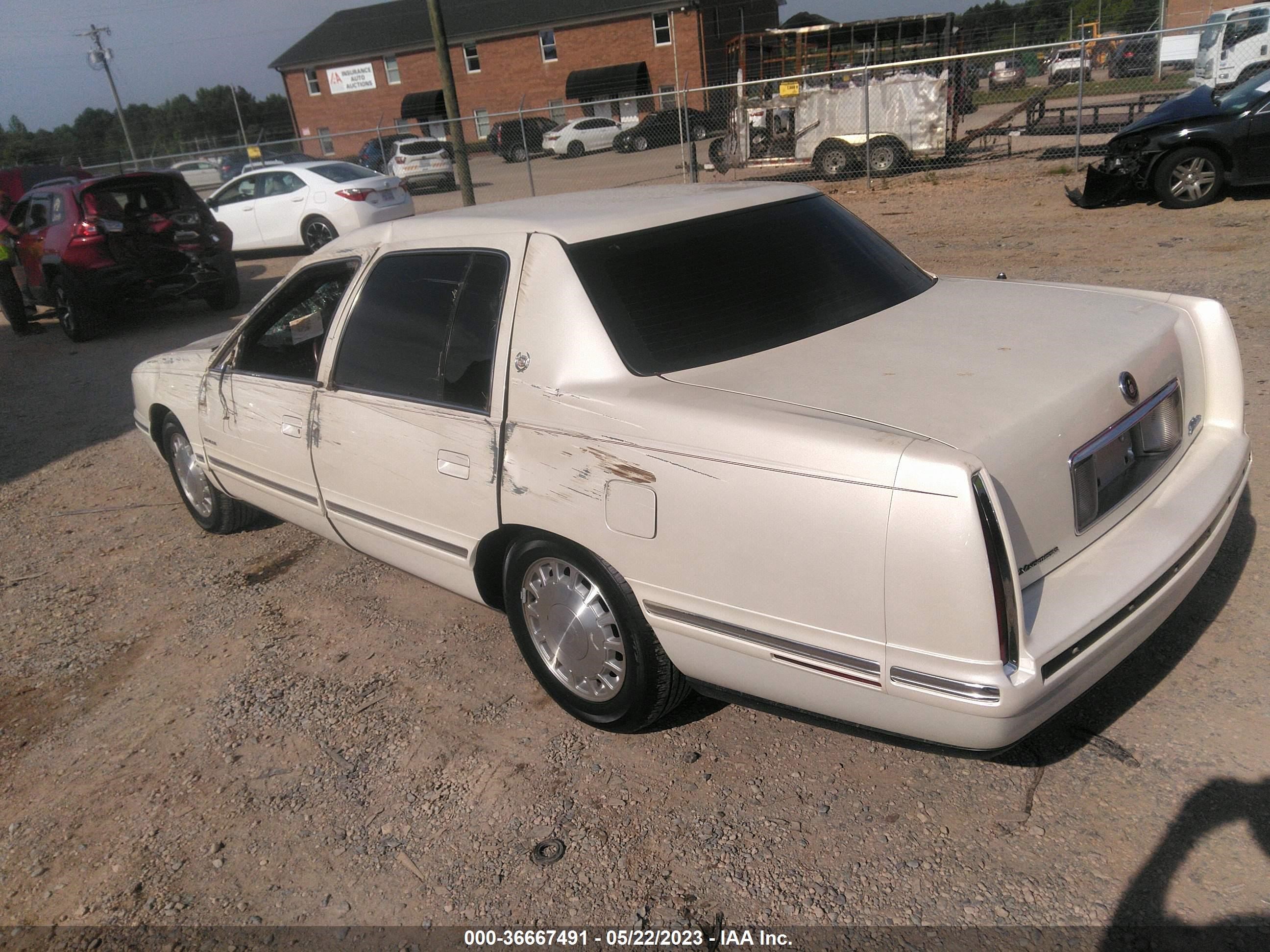 Photo 2 VIN: 1G6KD54Y3WU746585 - CADILLAC DE VILLE 