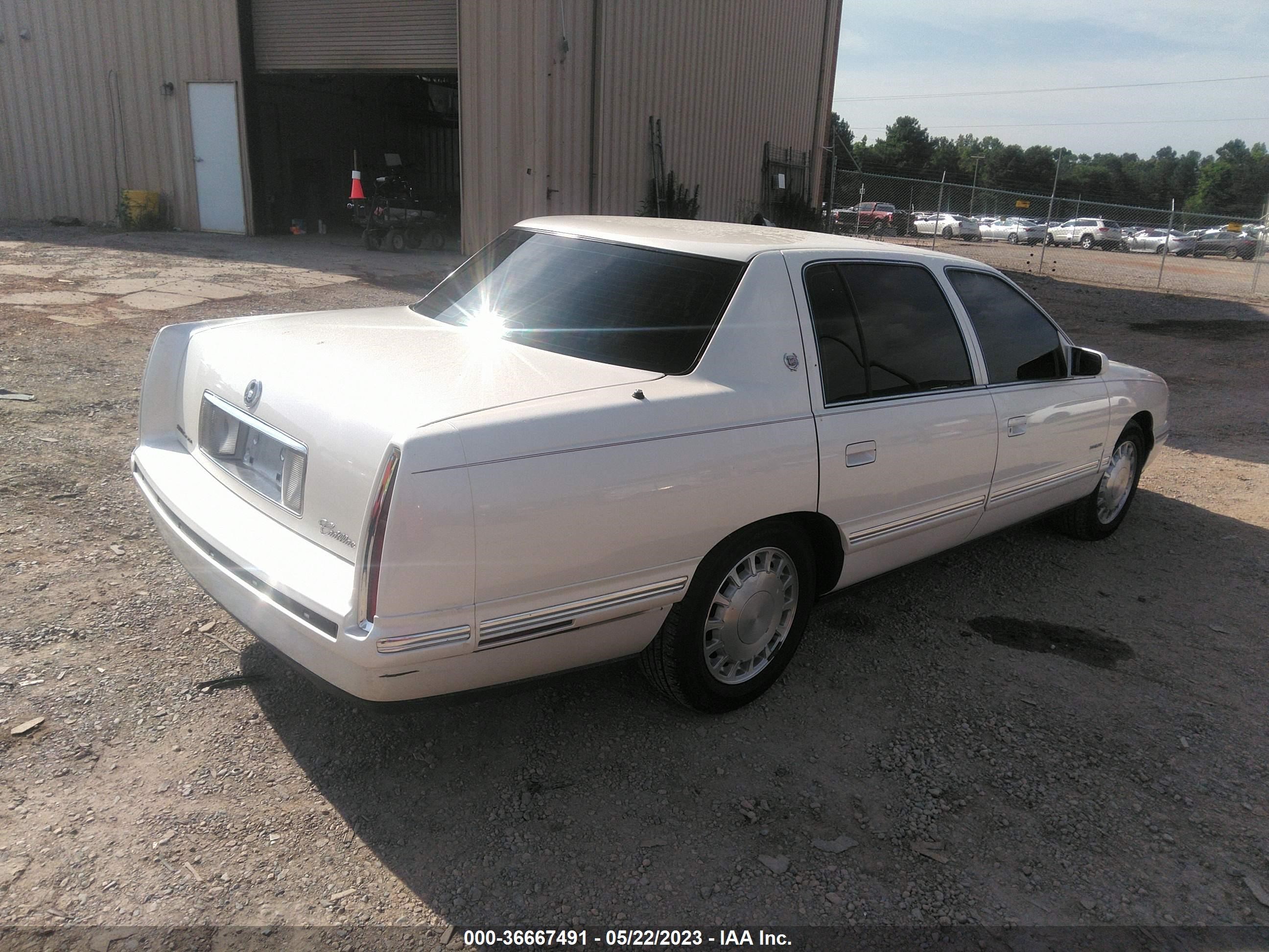 Photo 3 VIN: 1G6KD54Y3WU746585 - CADILLAC DE VILLE 