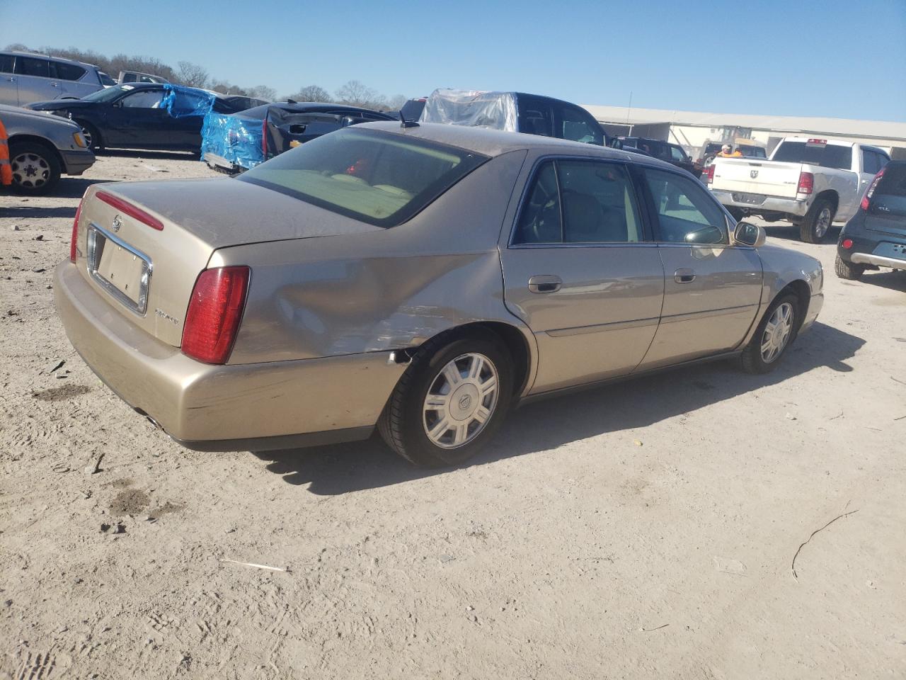 Photo 2 VIN: 1G6KD54Y55U257779 - CADILLAC DE VILLE 