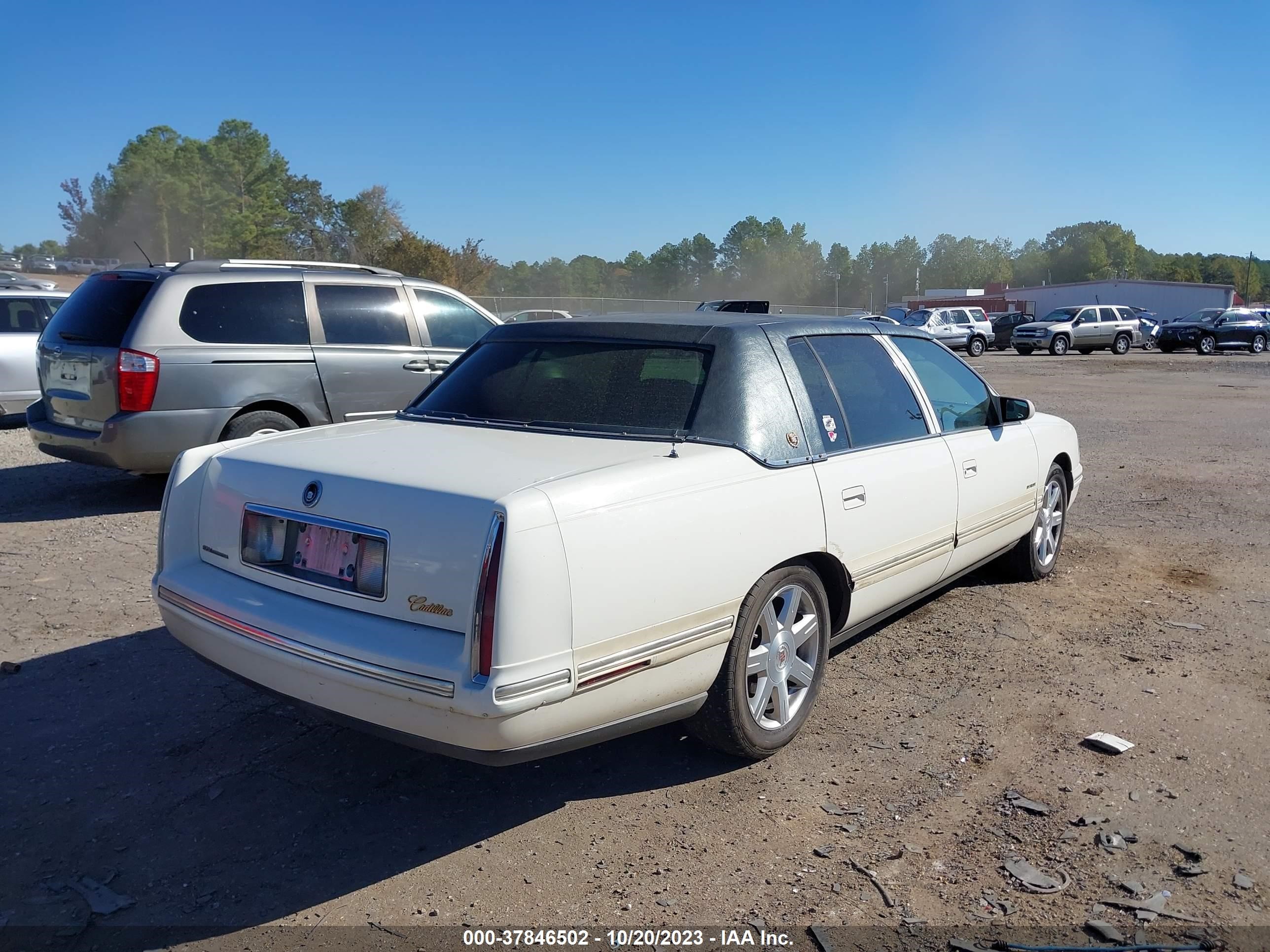 Photo 3 VIN: 1G6KD54Y5WU701115 - CADILLAC DE VILLE 