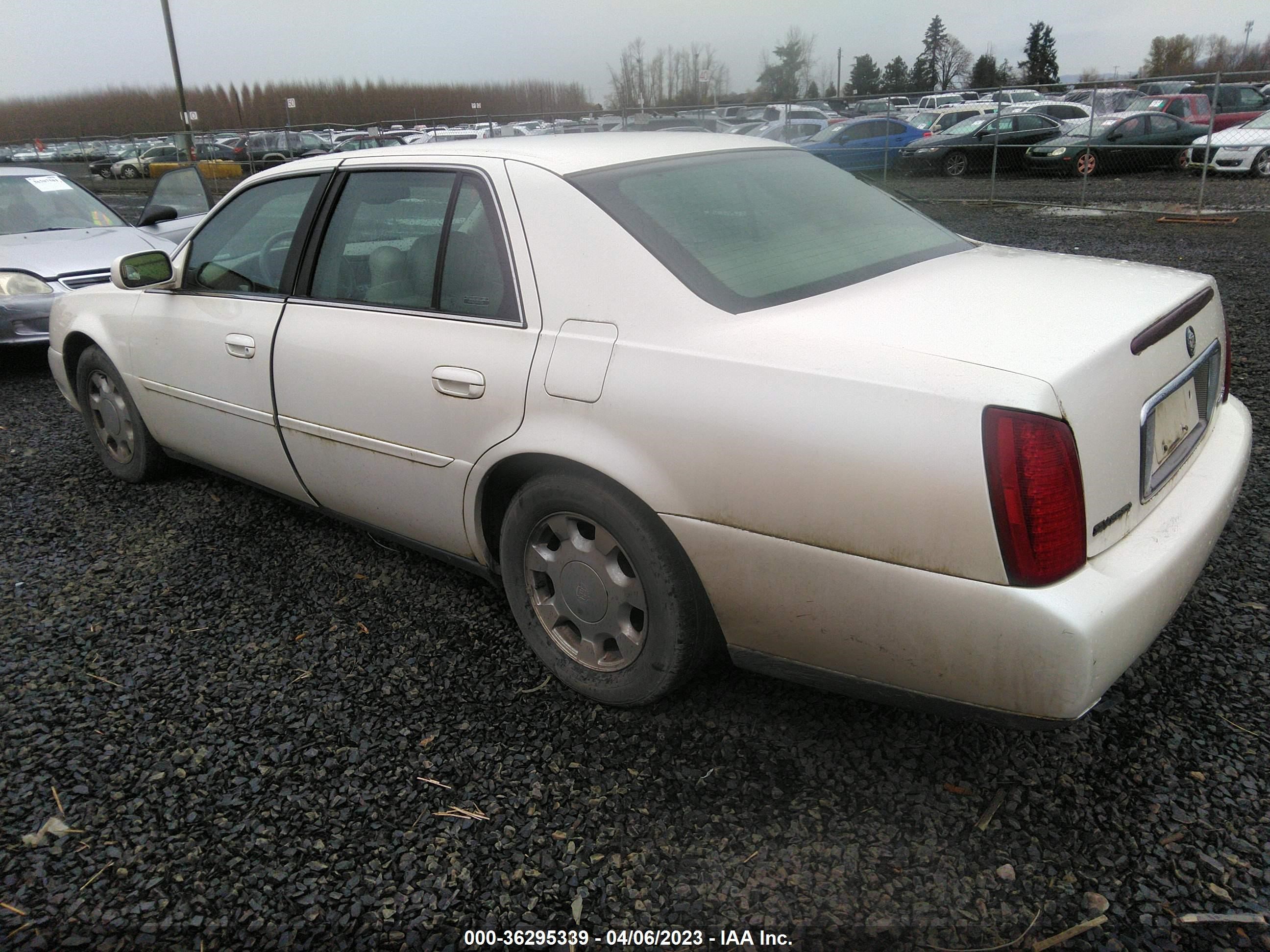 Photo 2 VIN: 1G6KD54Y5YU269872 - CADILLAC DE VILLE 