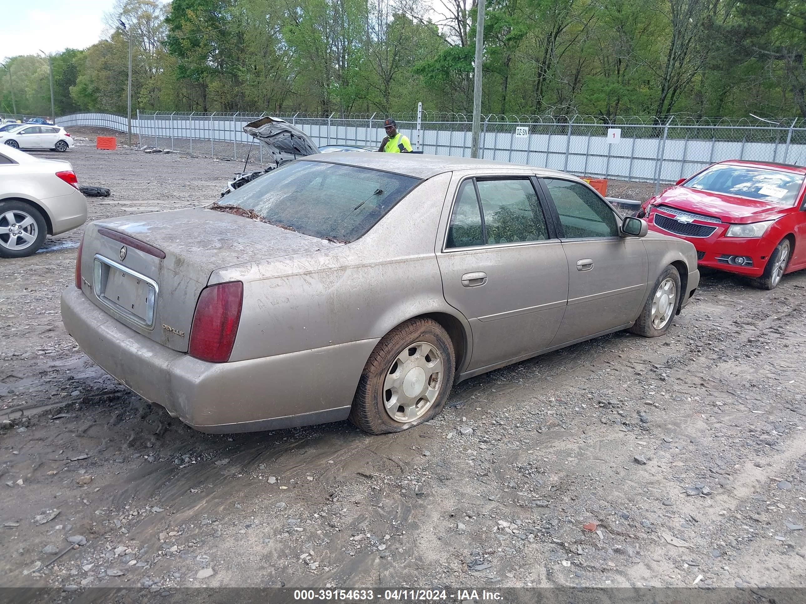 Photo 3 VIN: 1G6KD54Y61U135832 - CADILLAC DE VILLE 