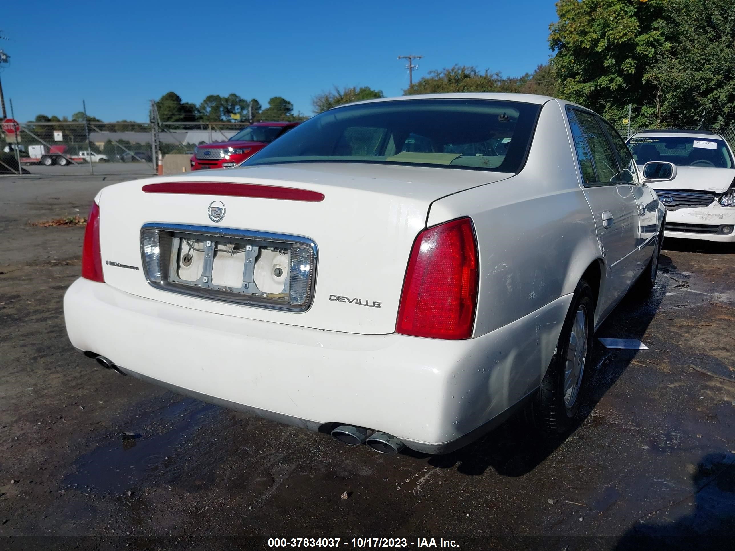 Photo 3 VIN: 1G6KD54Y63U116586 - CADILLAC DE VILLE 