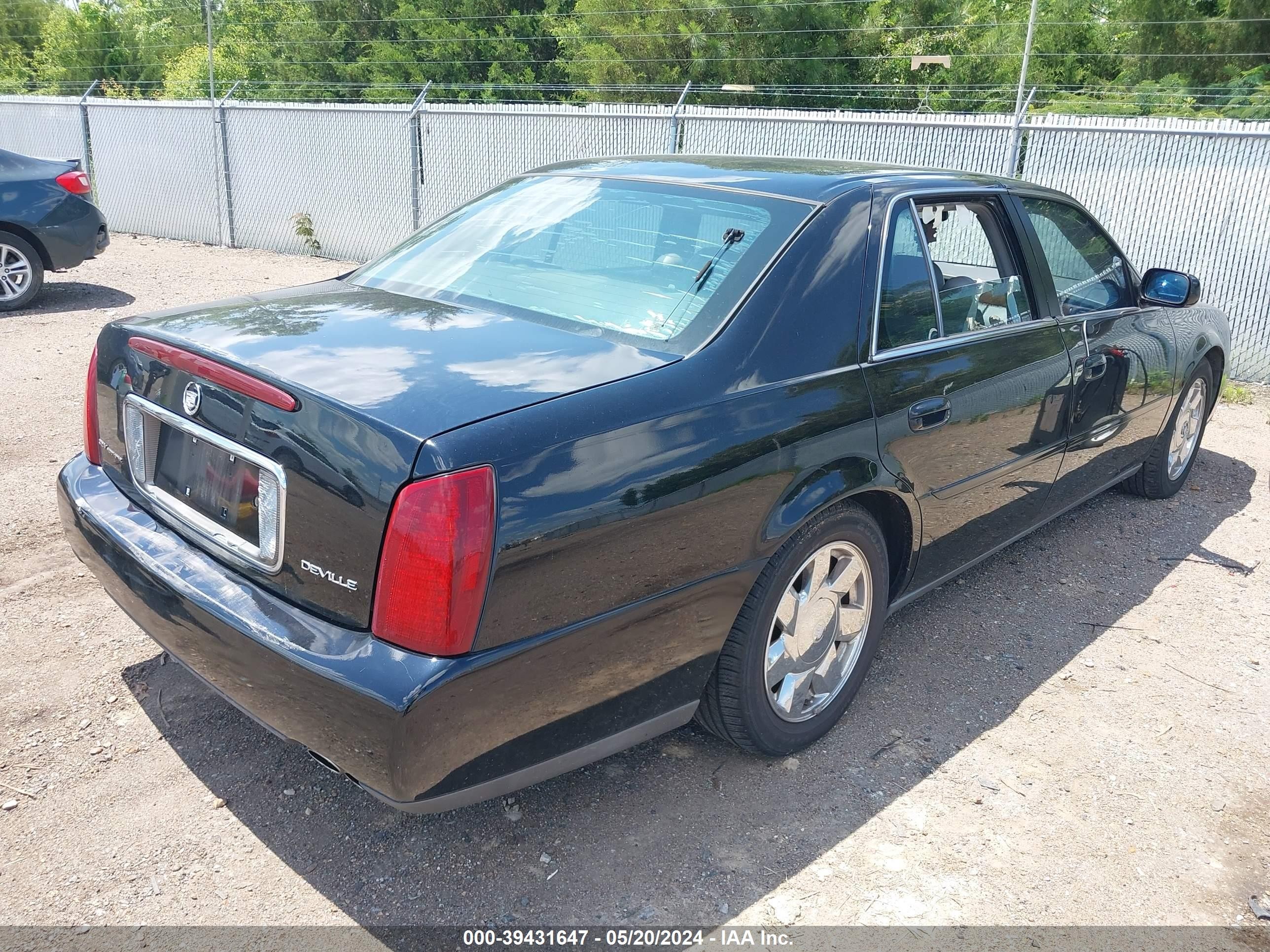 Photo 3 VIN: 1G6KD54Y63U130987 - CADILLAC DE VILLE 