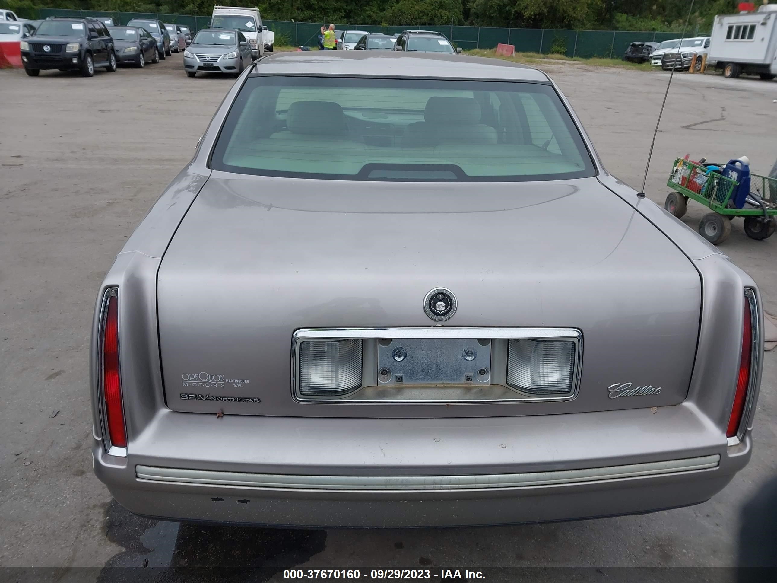 Photo 15 VIN: 1G6KD54Y6VU265938 - CADILLAC DE VILLE 