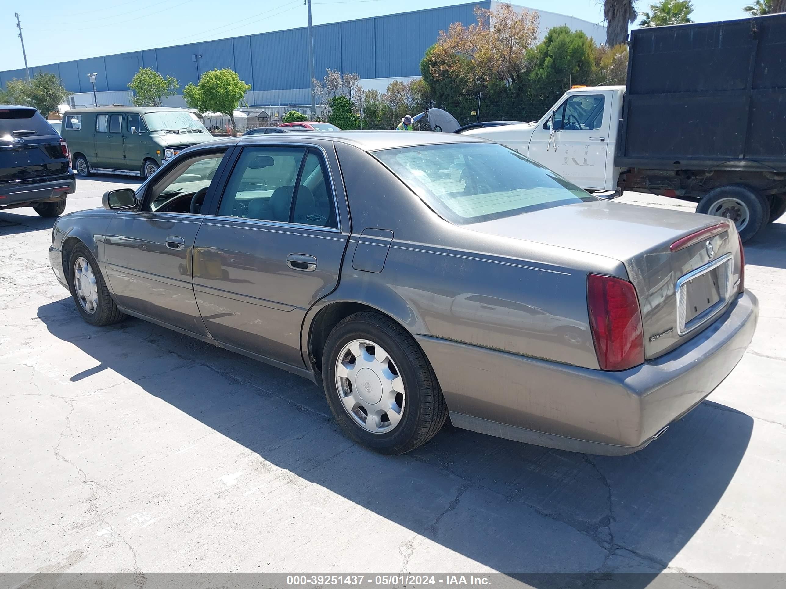 Photo 2 VIN: 1G6KD54Y6YU251008 - CADILLAC DE VILLE 