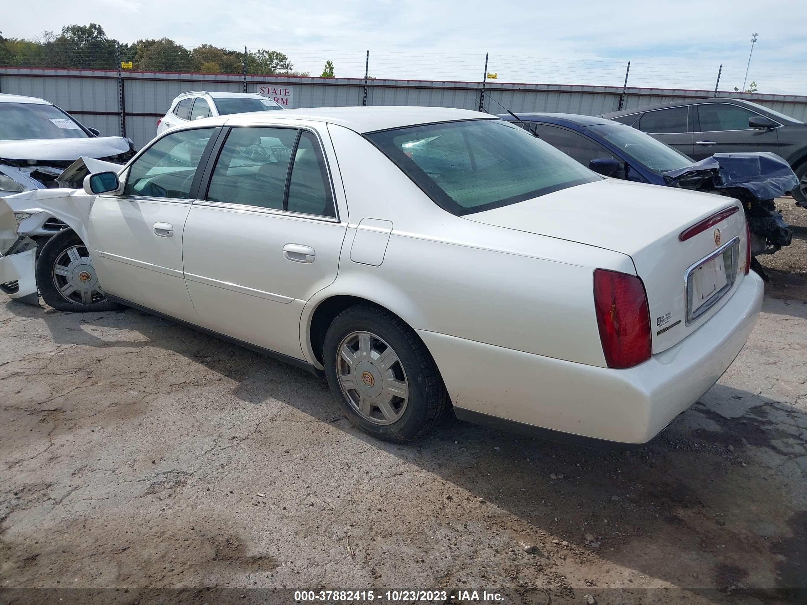 Photo 2 VIN: 1G6KD54Y73U209228 - CADILLAC DE VILLE 