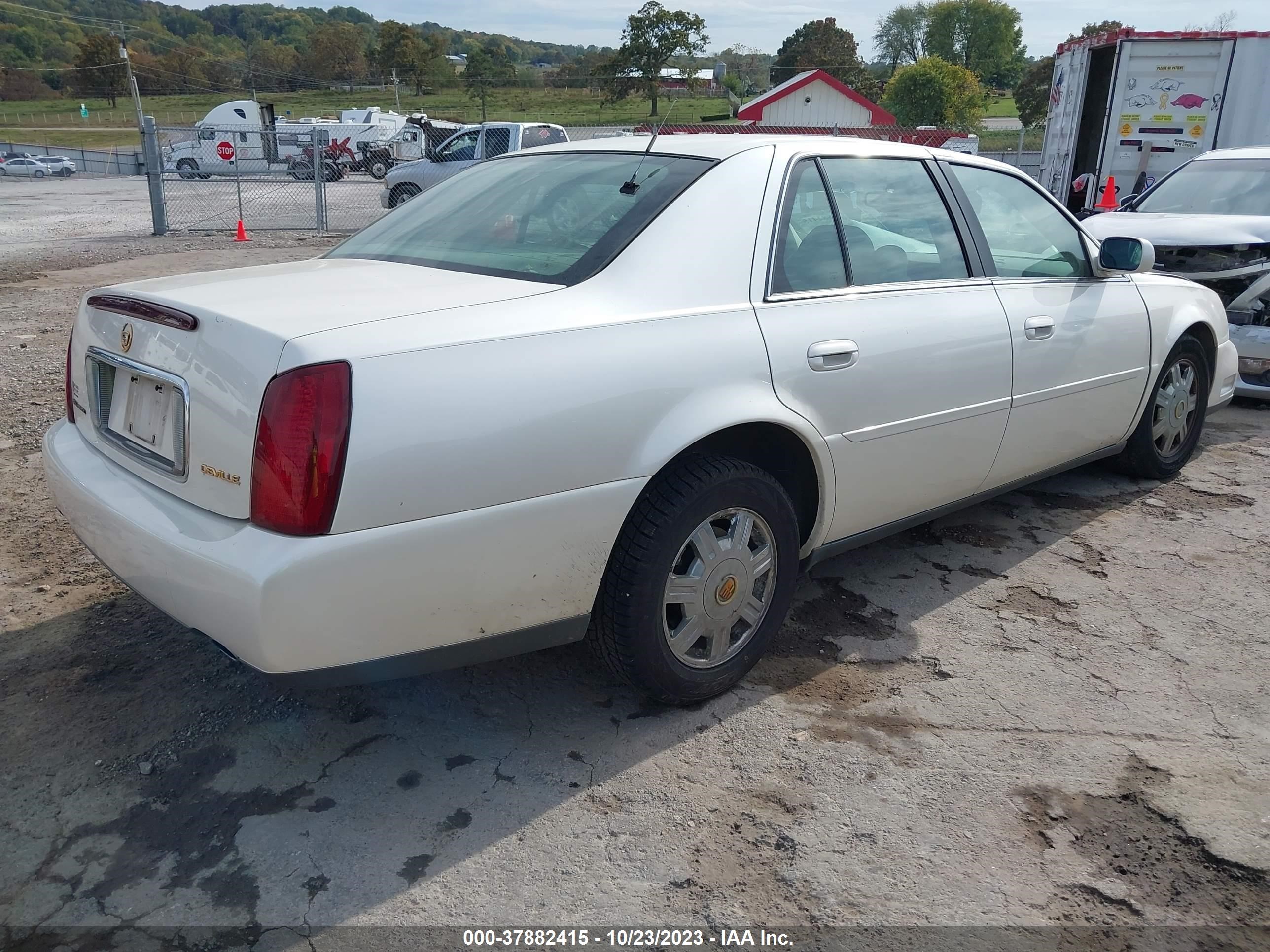 Photo 3 VIN: 1G6KD54Y73U209228 - CADILLAC DE VILLE 