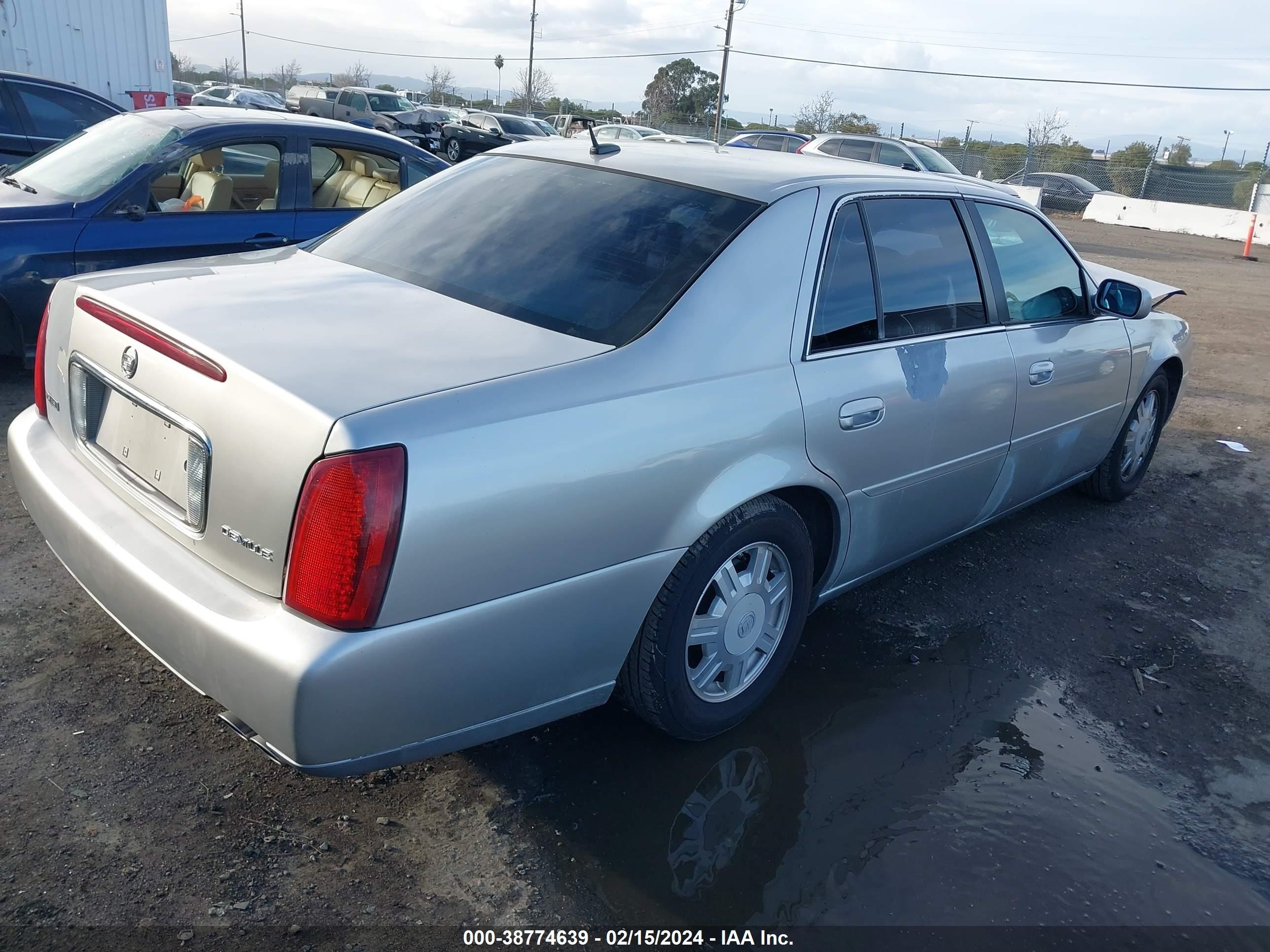 Photo 3 VIN: 1G6KD54Y75U263728 - CADILLAC DE VILLE 