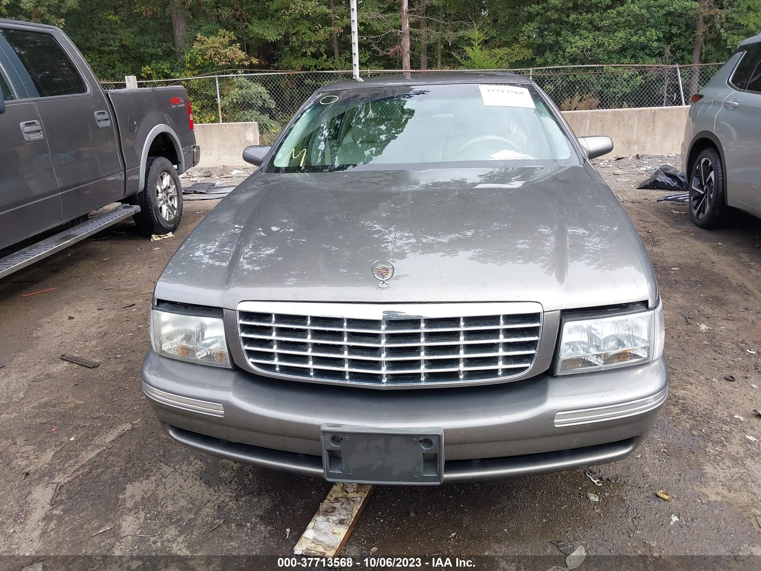 Photo 11 VIN: 1G6KD54Y7WU788239 - CADILLAC DE VILLE 