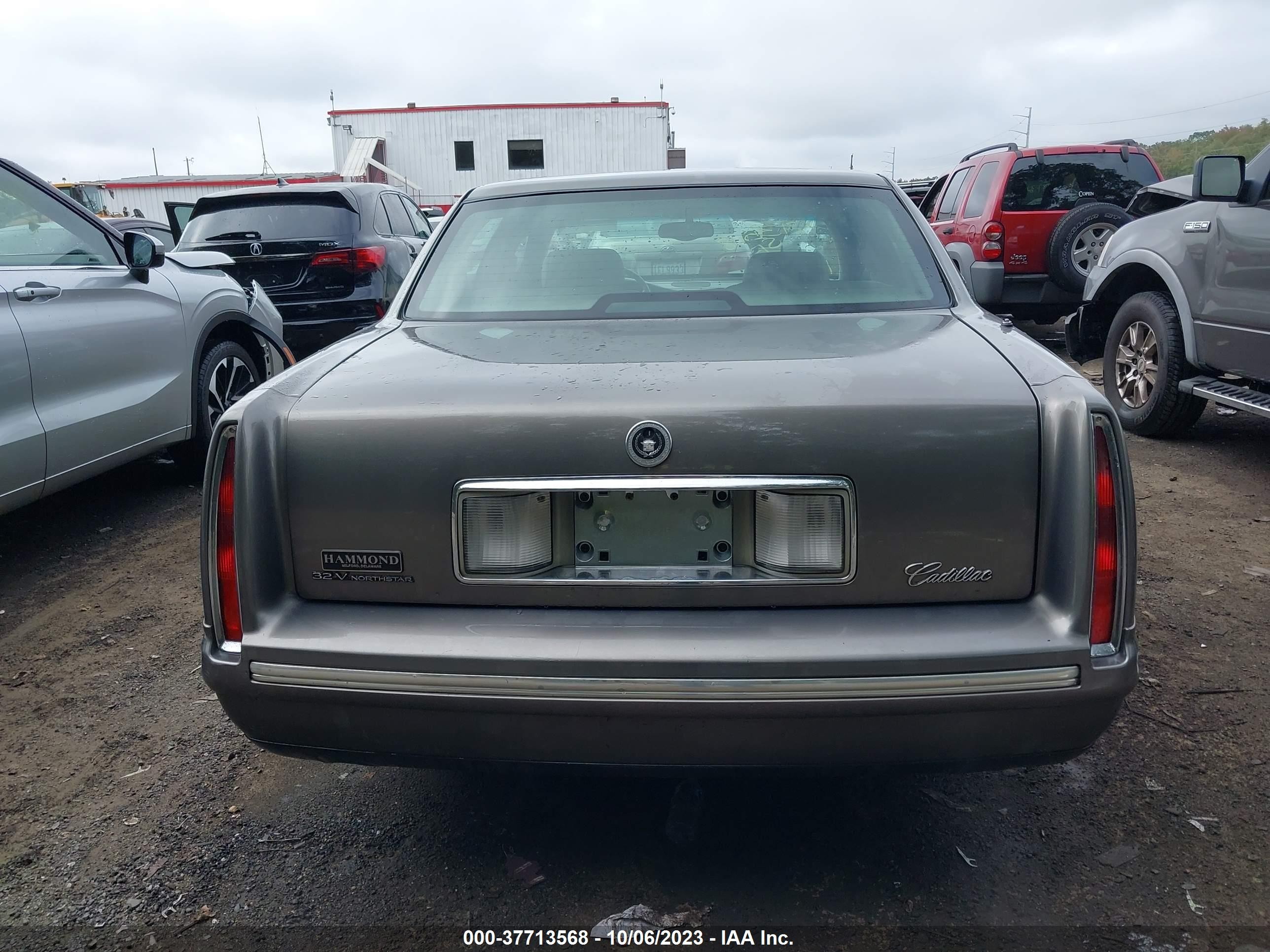 Photo 15 VIN: 1G6KD54Y7WU788239 - CADILLAC DE VILLE 