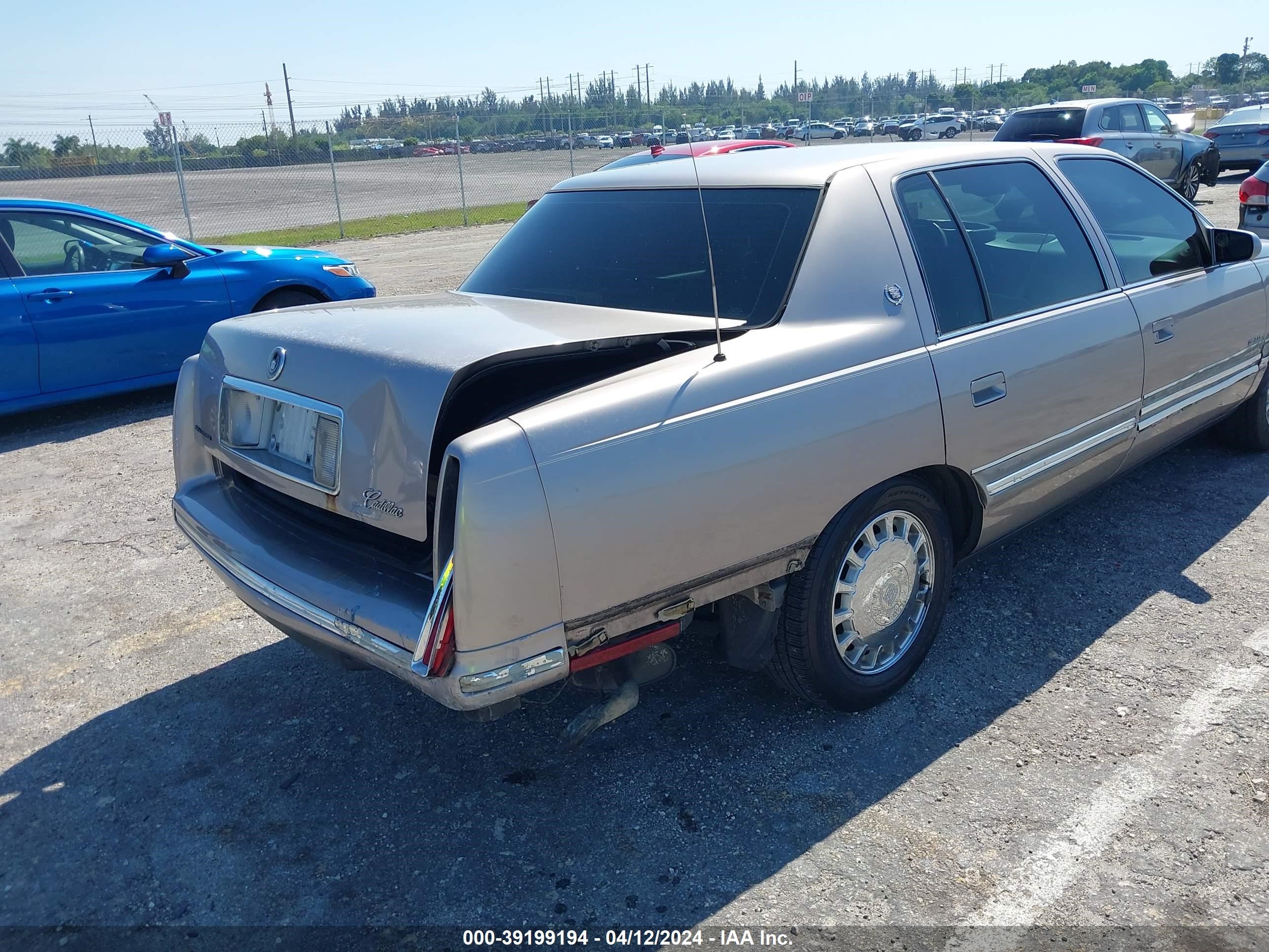 Photo 5 VIN: 1G6KD54Y7WU790914 - CADILLAC DE VILLE 