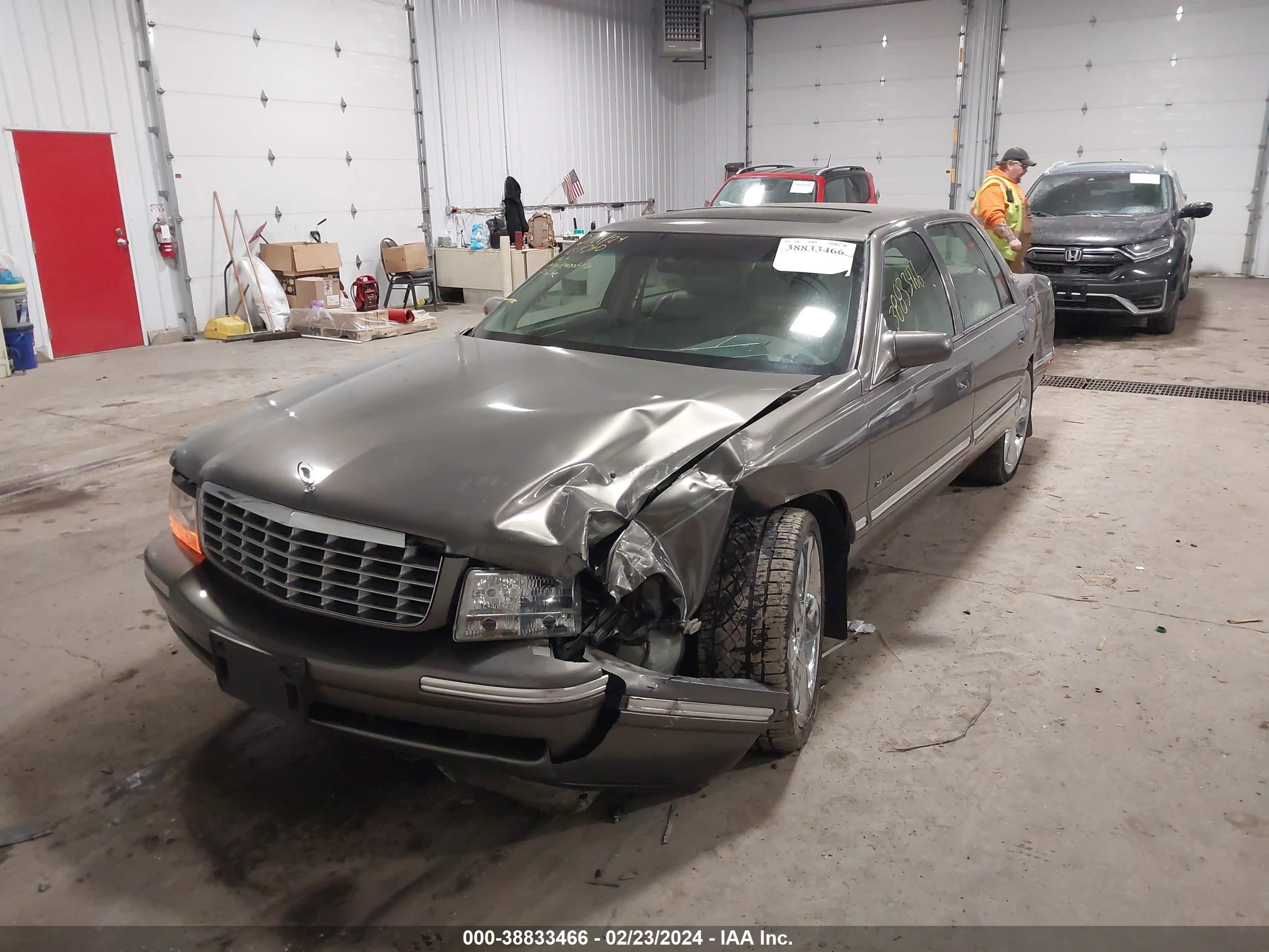 Photo 5 VIN: 1G6KD54Y7WU793876 - CADILLAC DE VILLE 