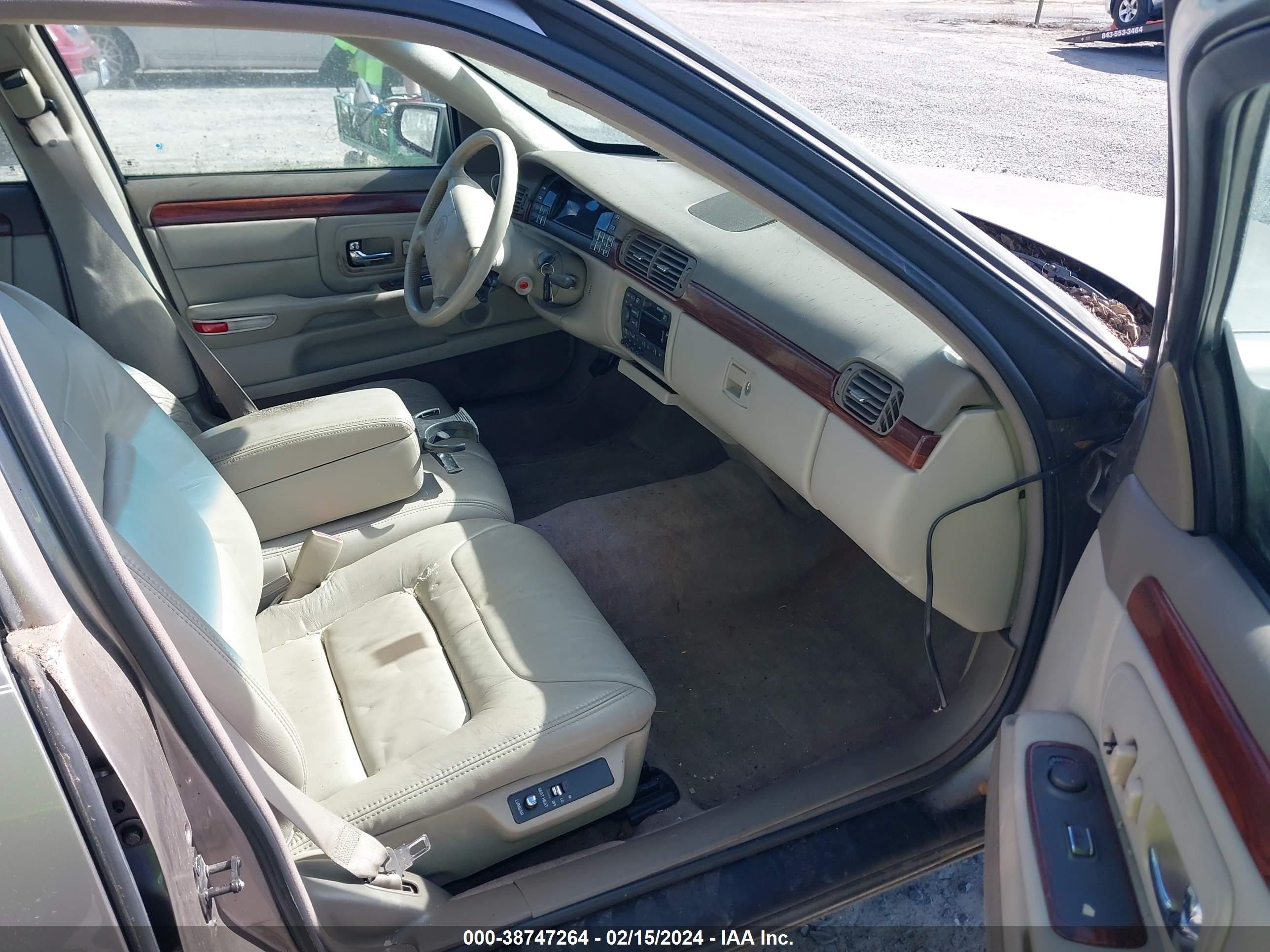 Photo 4 VIN: 1G6KD54Y7WU807842 - CADILLAC DE VILLE 