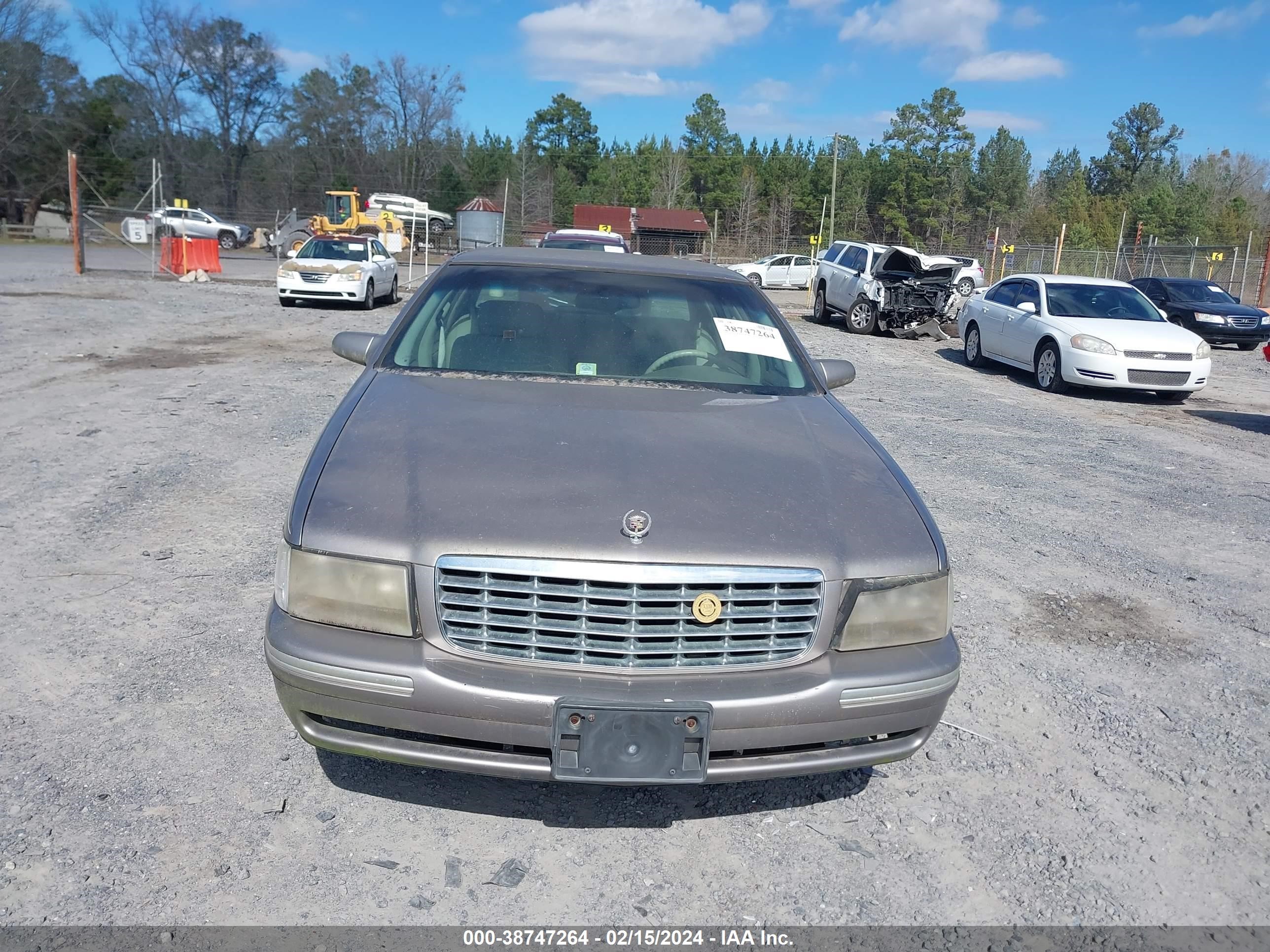 Photo 5 VIN: 1G6KD54Y7WU807842 - CADILLAC DE VILLE 