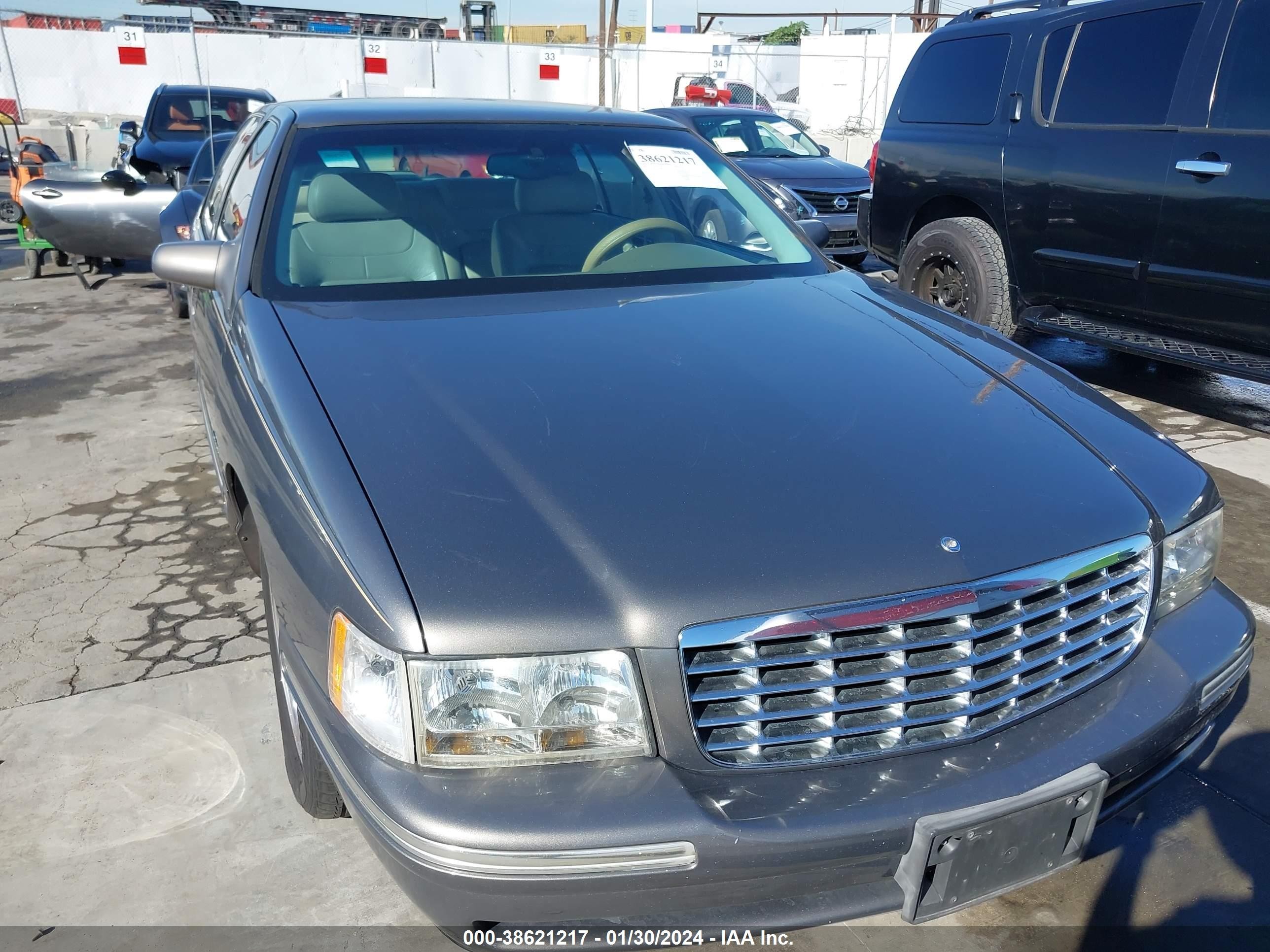 Photo 11 VIN: 1G6KD54Y7XU798917 - CADILLAC DE VILLE 