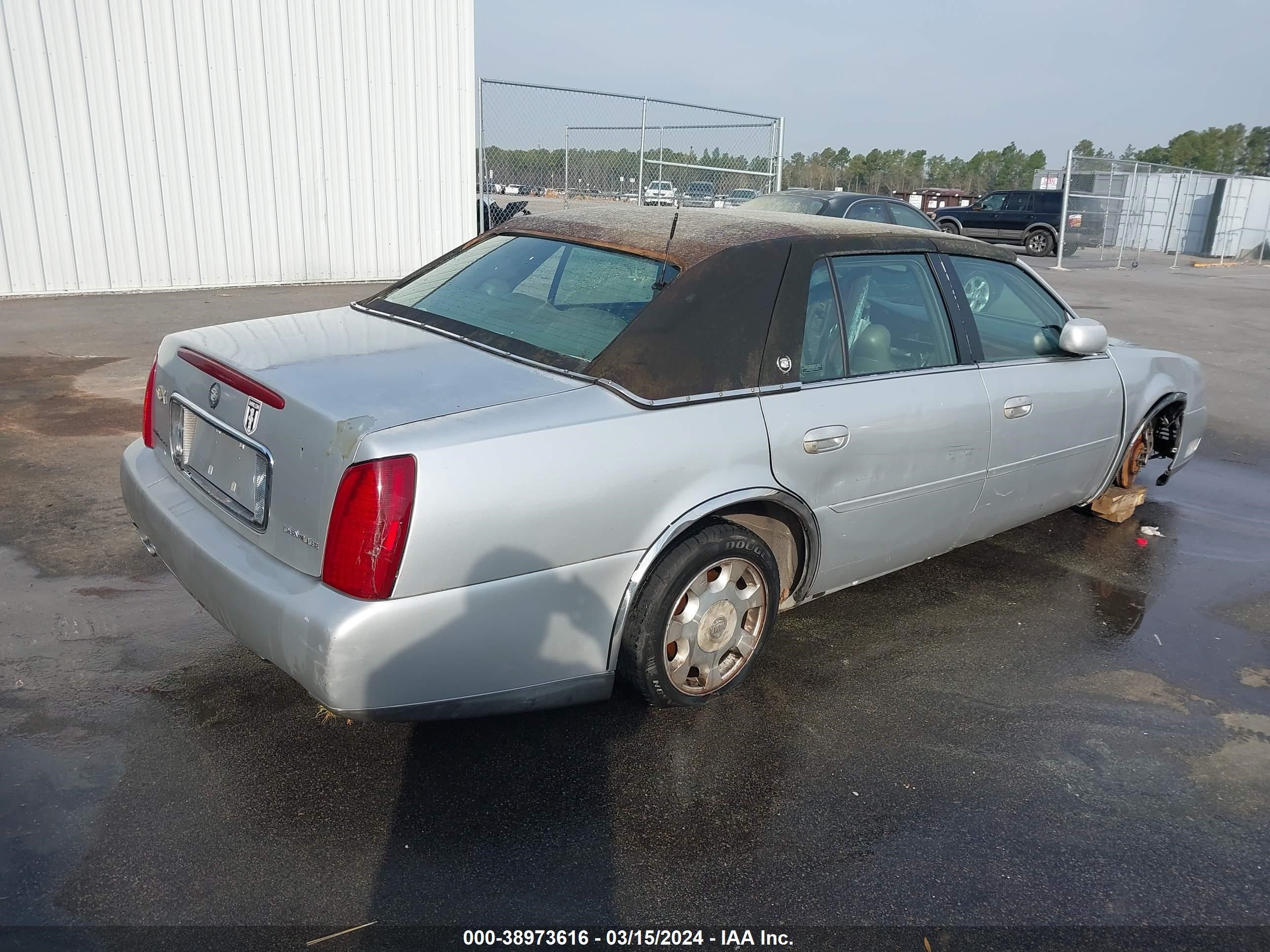 Photo 4 VIN: 1G6KD54Y81U252781 - CADILLAC DE VILLE 