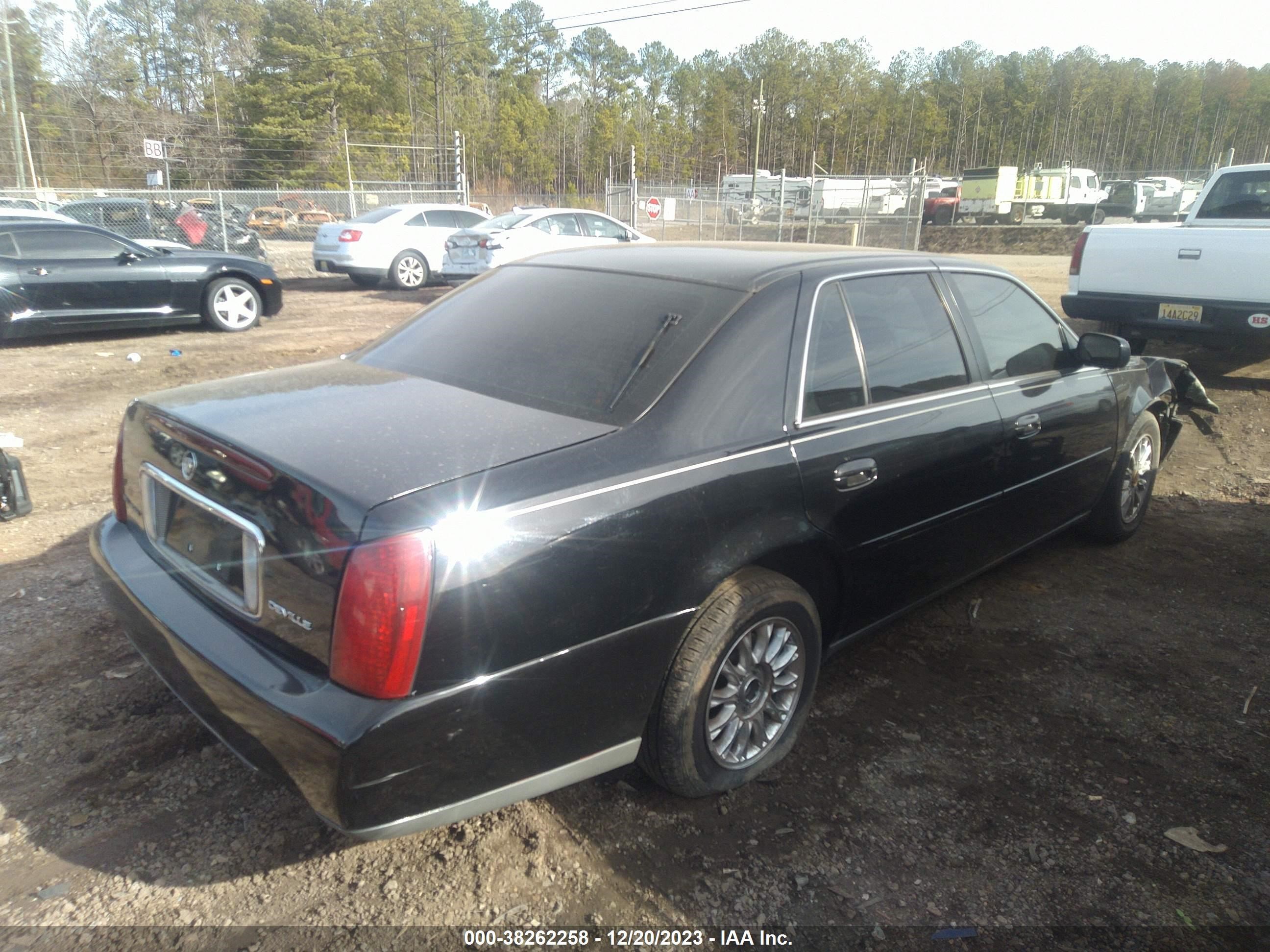 Photo 3 VIN: 1G6KD54Y82U268593 - CADILLAC DE VILLE 