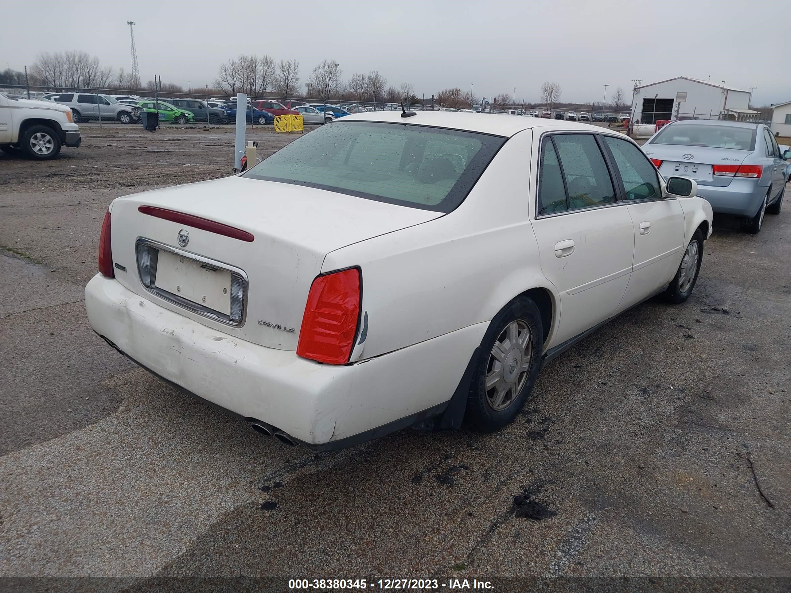 Photo 3 VIN: 1G6KD54Y95U224574 - CADILLAC DE VILLE 