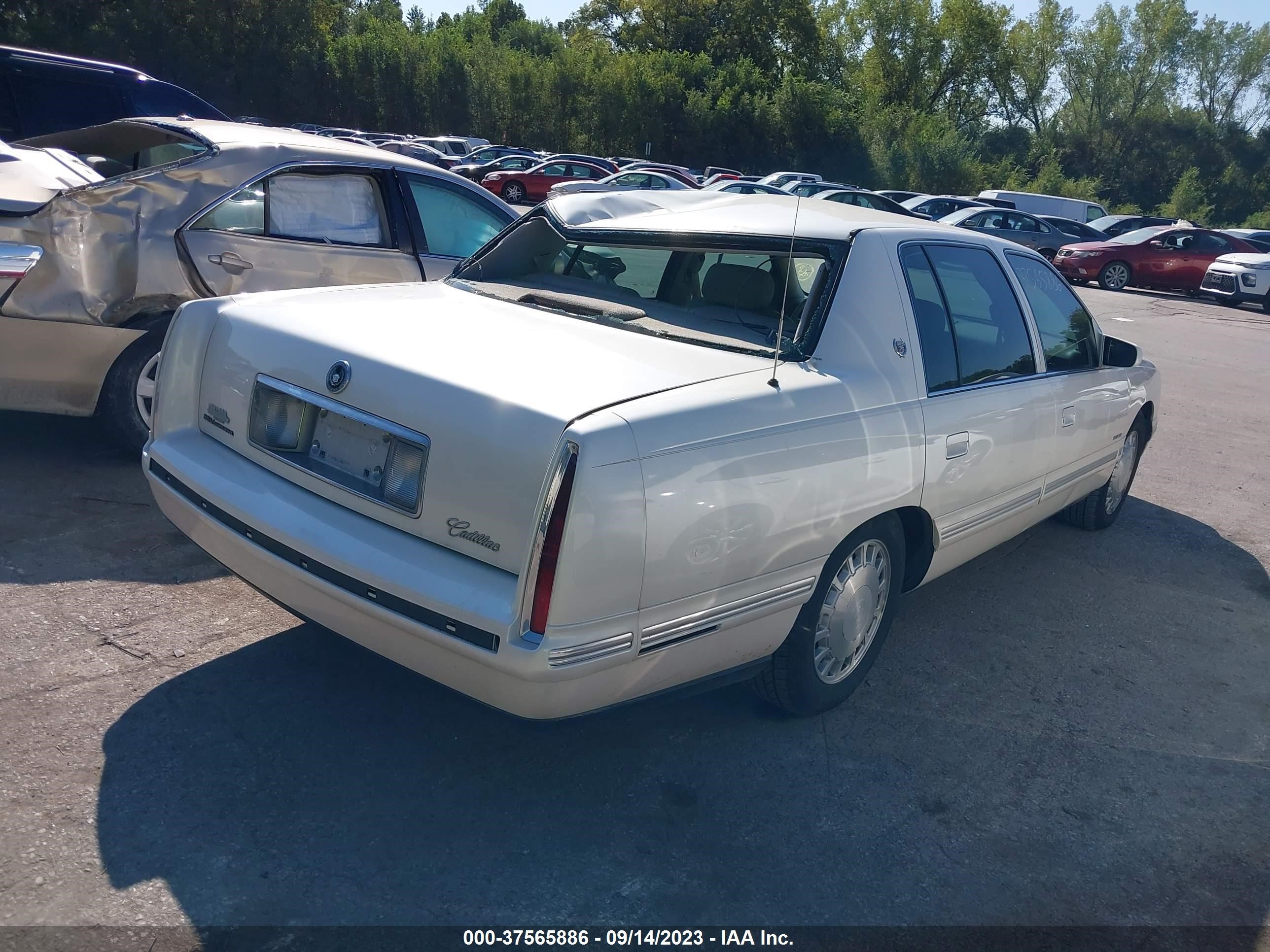 Photo 3 VIN: 1G6KD54Y9VU246588 - CADILLAC DE VILLE 