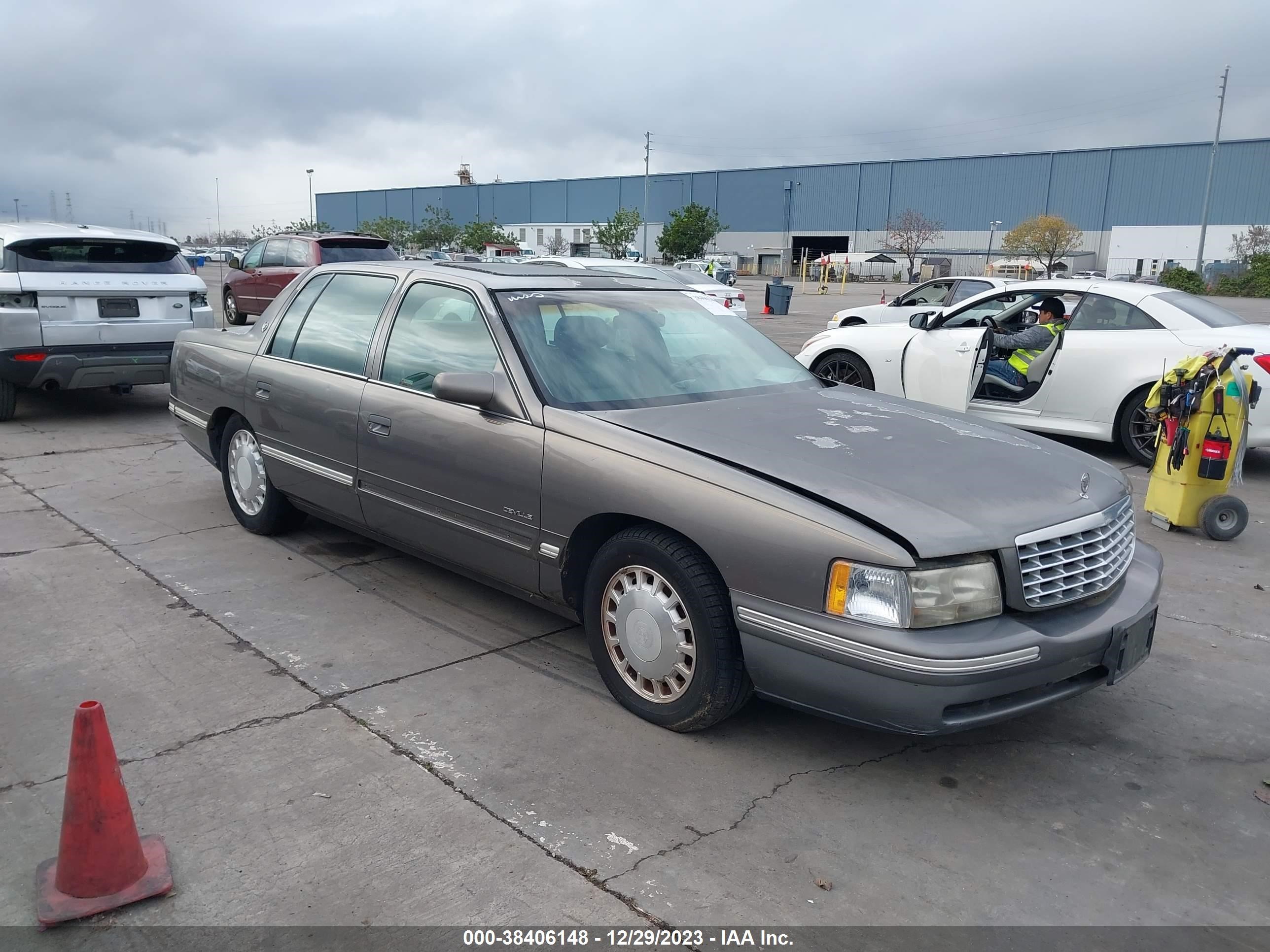 Photo 0 VIN: 1G6KD54Y9XU747533 - CADILLAC DE VILLE 