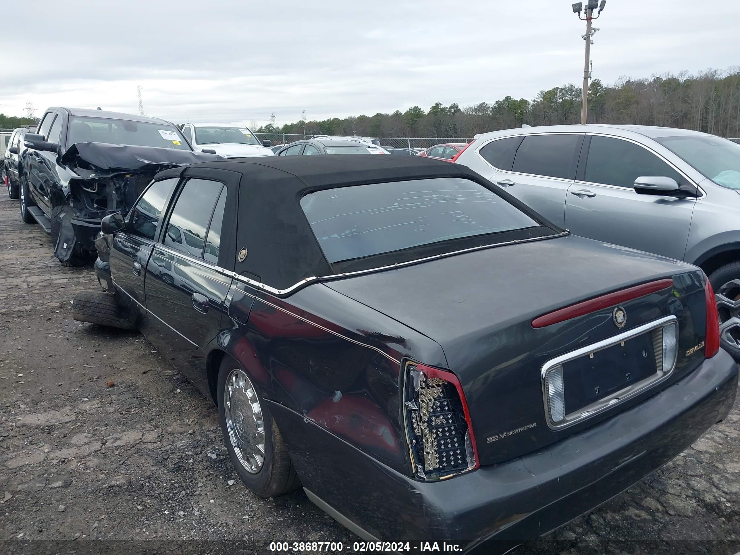 Photo 17 VIN: 1G6KD54YX1U182989 - CADILLAC DE VILLE 