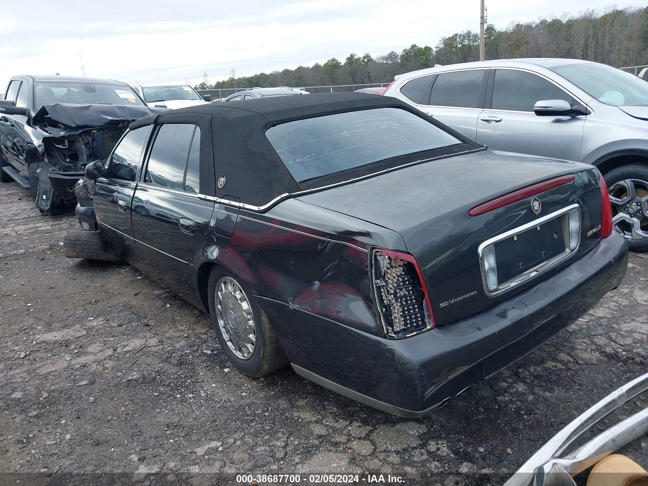 Photo 2 VIN: 1G6KD54YX1U182989 - CADILLAC DE VILLE 