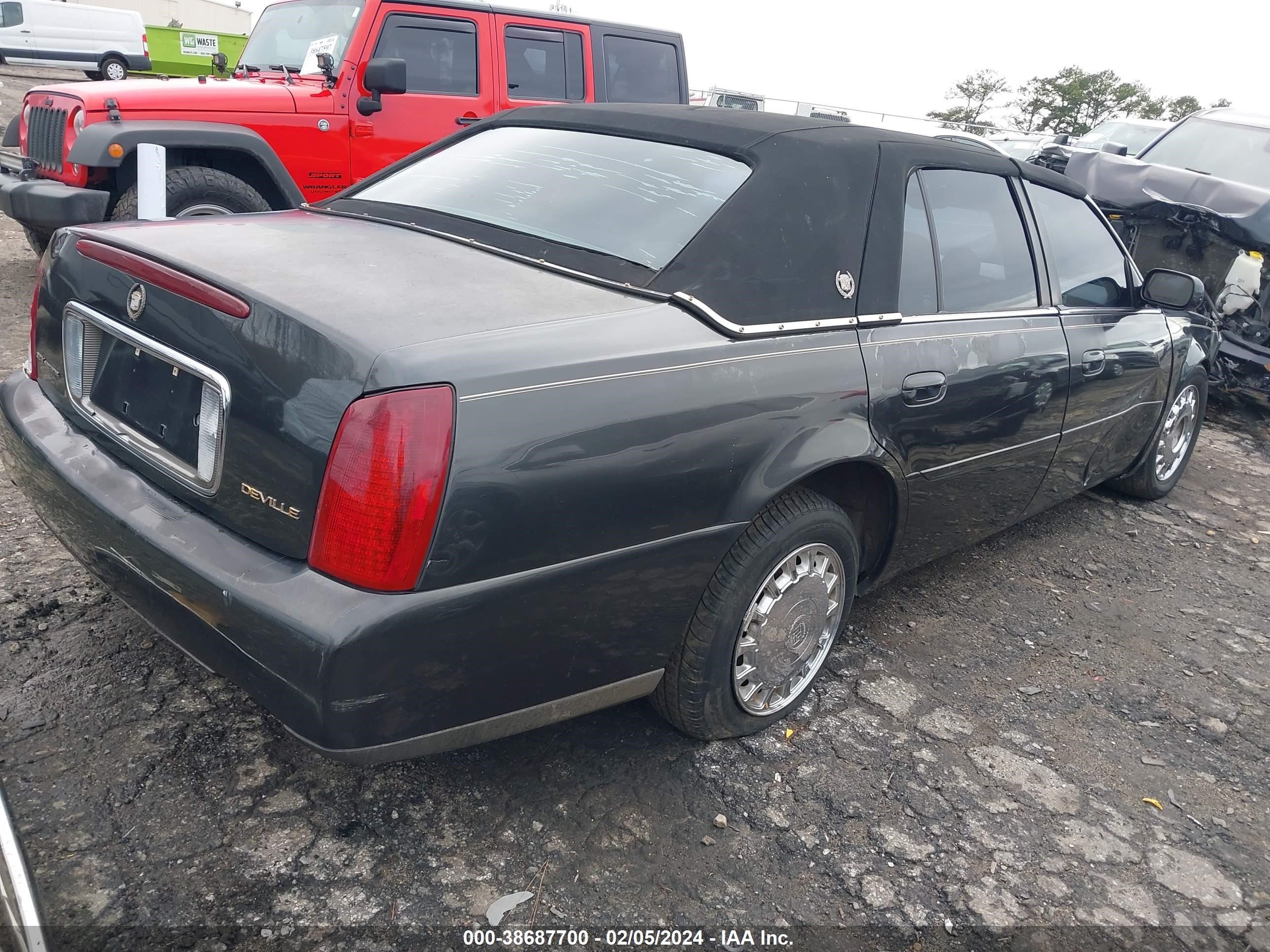 Photo 3 VIN: 1G6KD54YX1U182989 - CADILLAC DE VILLE 